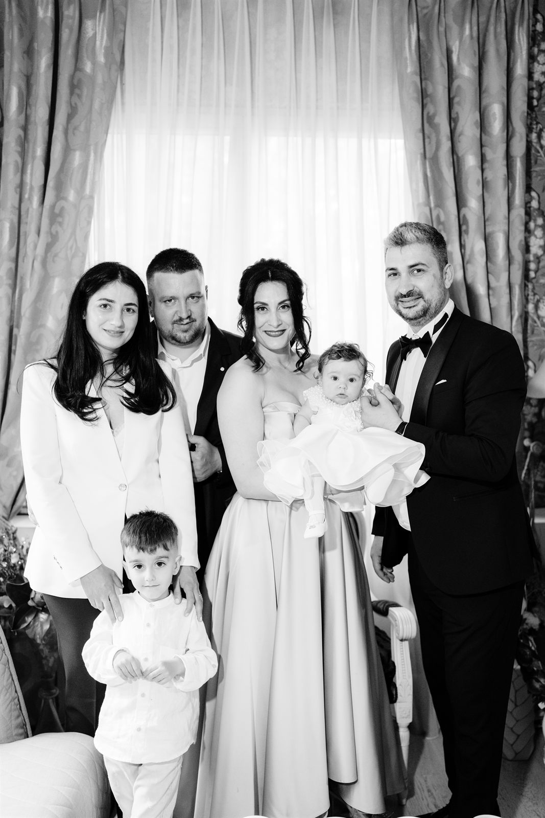 Familie botez palatul noblesse alb negru — Palatul Noblesse