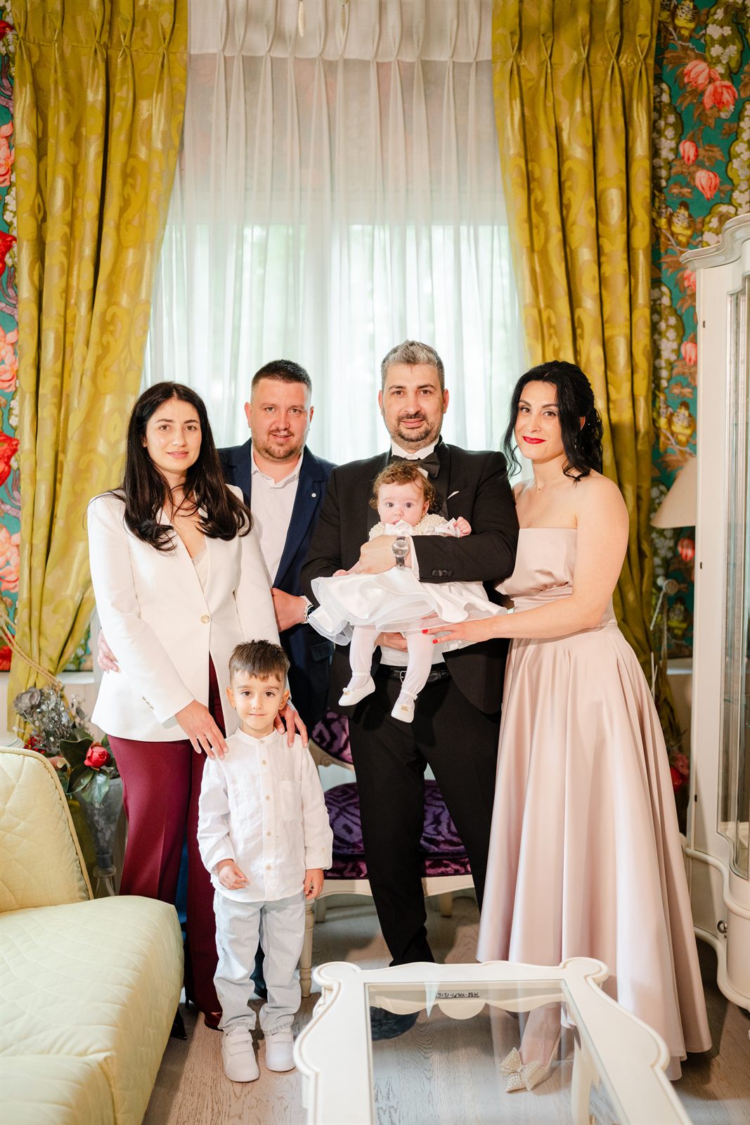 Familie invitati botez palatul noblesse — Palatul Noblesse