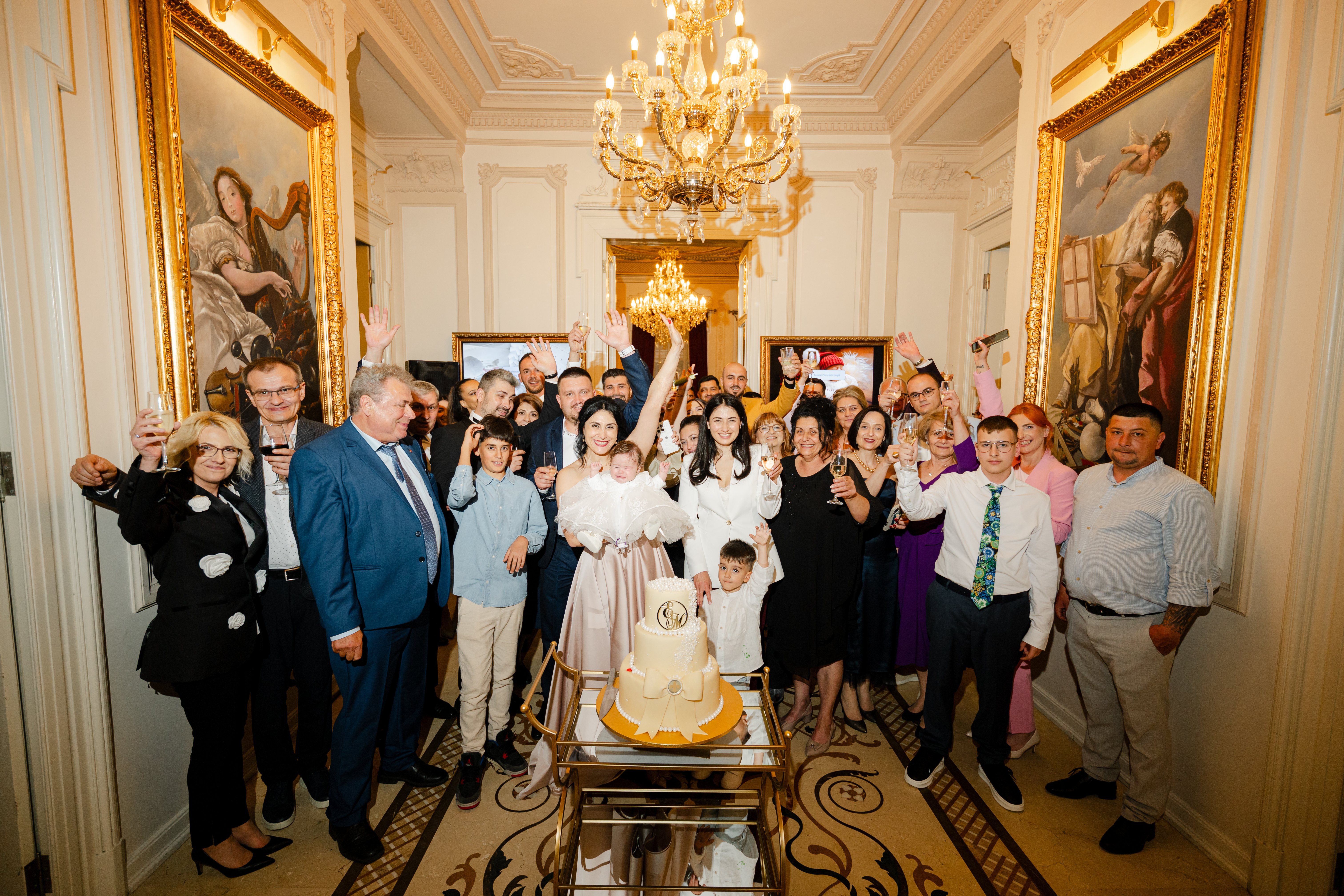 Group foto tort botez palatul noblesse — Palatul Noblesse