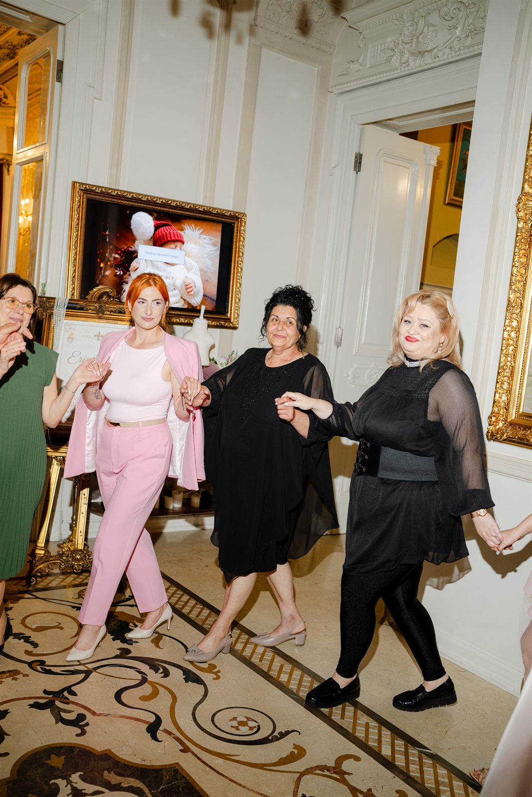Invitati socializare botez palatul noblesse — Palatul Noblesse
