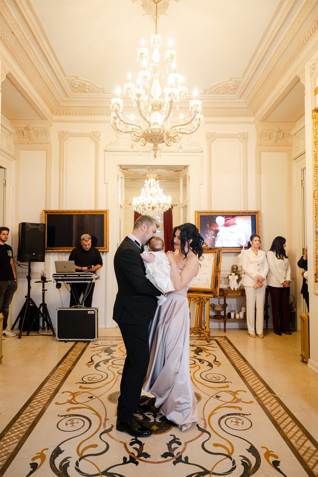 Salon elegant invitati botez palatul noblesse — Palatul Noblesse