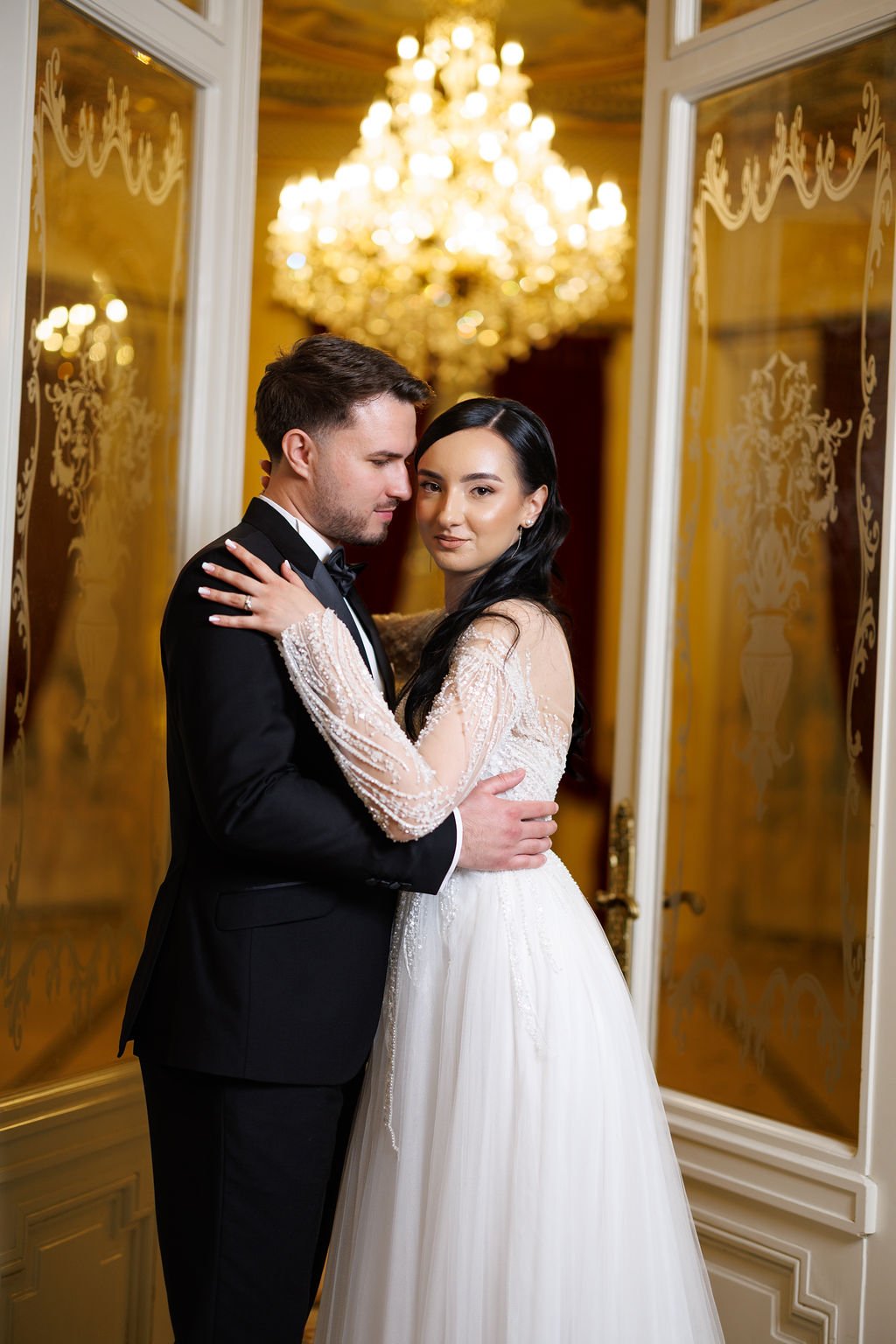 Rochia de Mireasă la Palatul Noblesse — Sedința Foto a Ioanei și a lui Ionuț