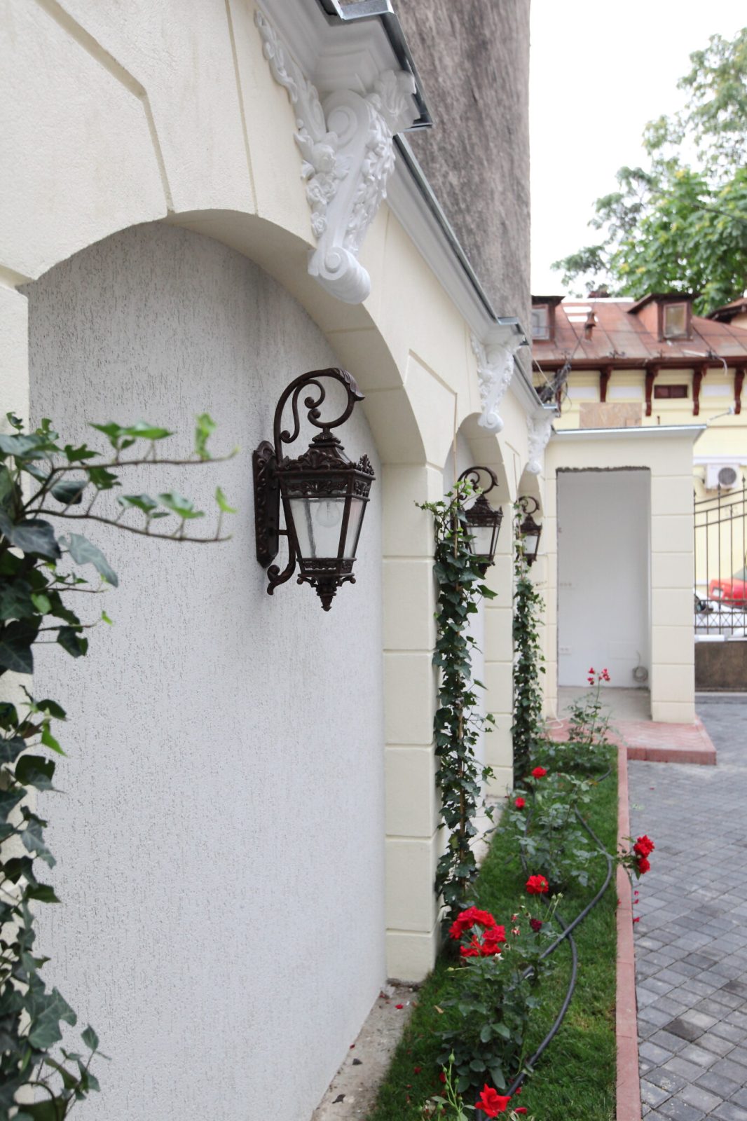 Detaliu de fier forjat ornamental — Palatul Noblesse