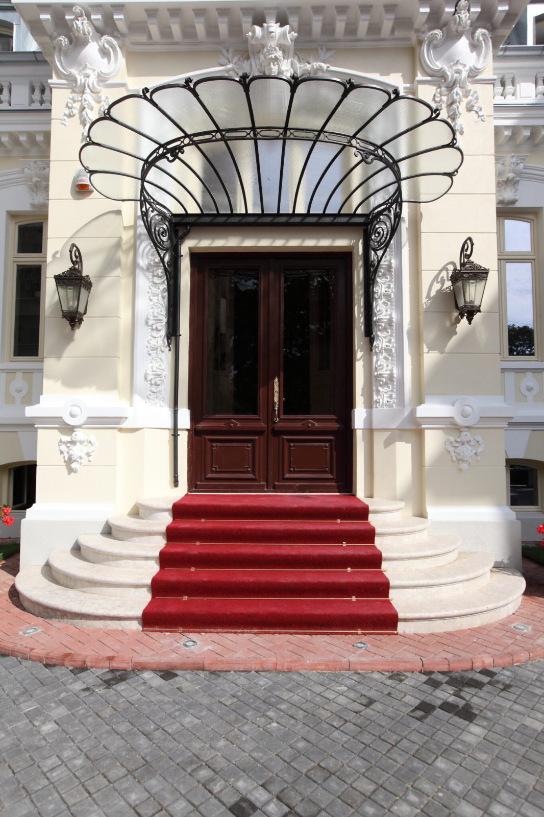 Restaurare fier forjat — detaliu ornamental, Palatul Noblesse