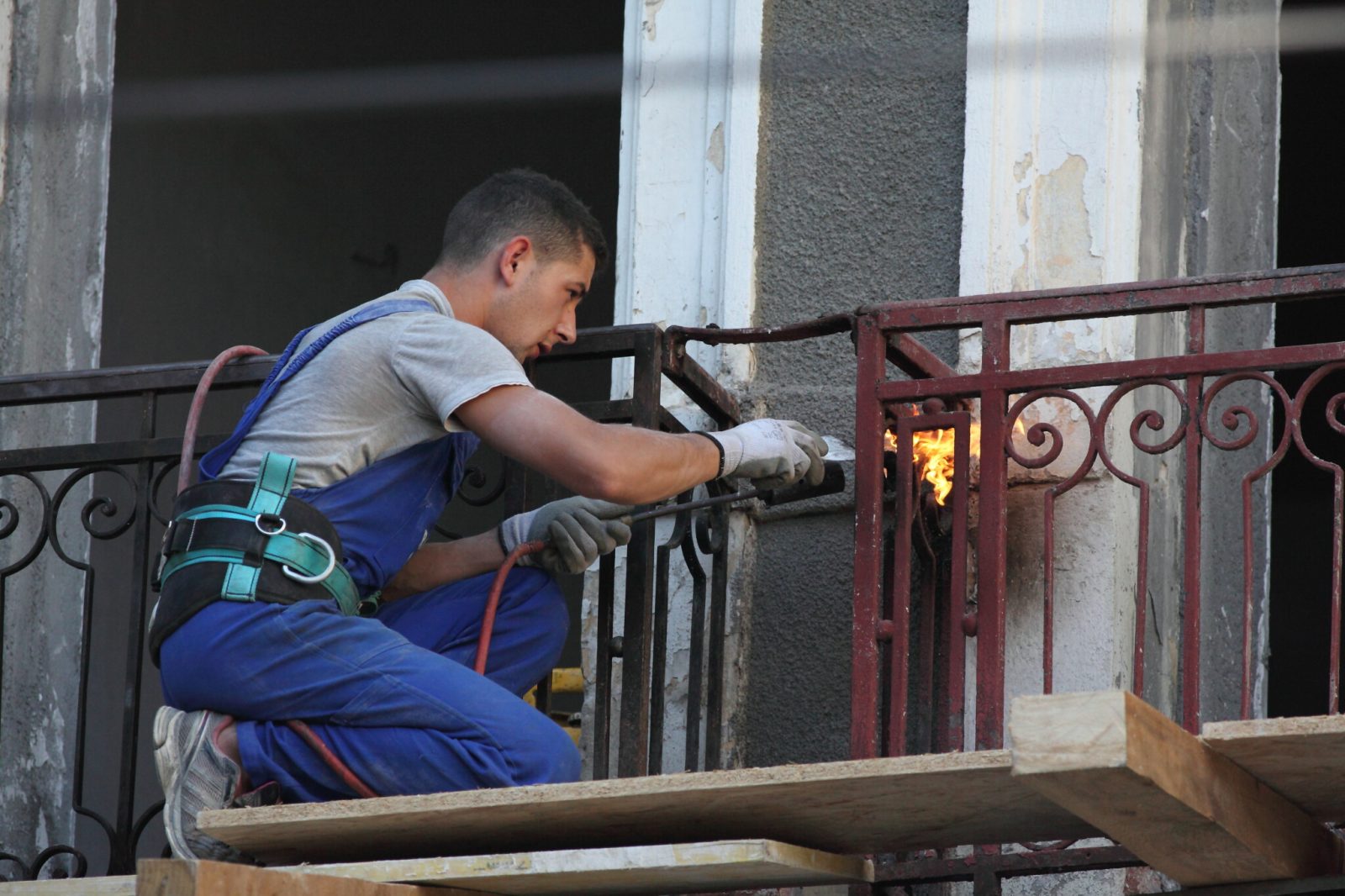 Restaurarea balustradelor din fier forjat — Palatul Noblesse