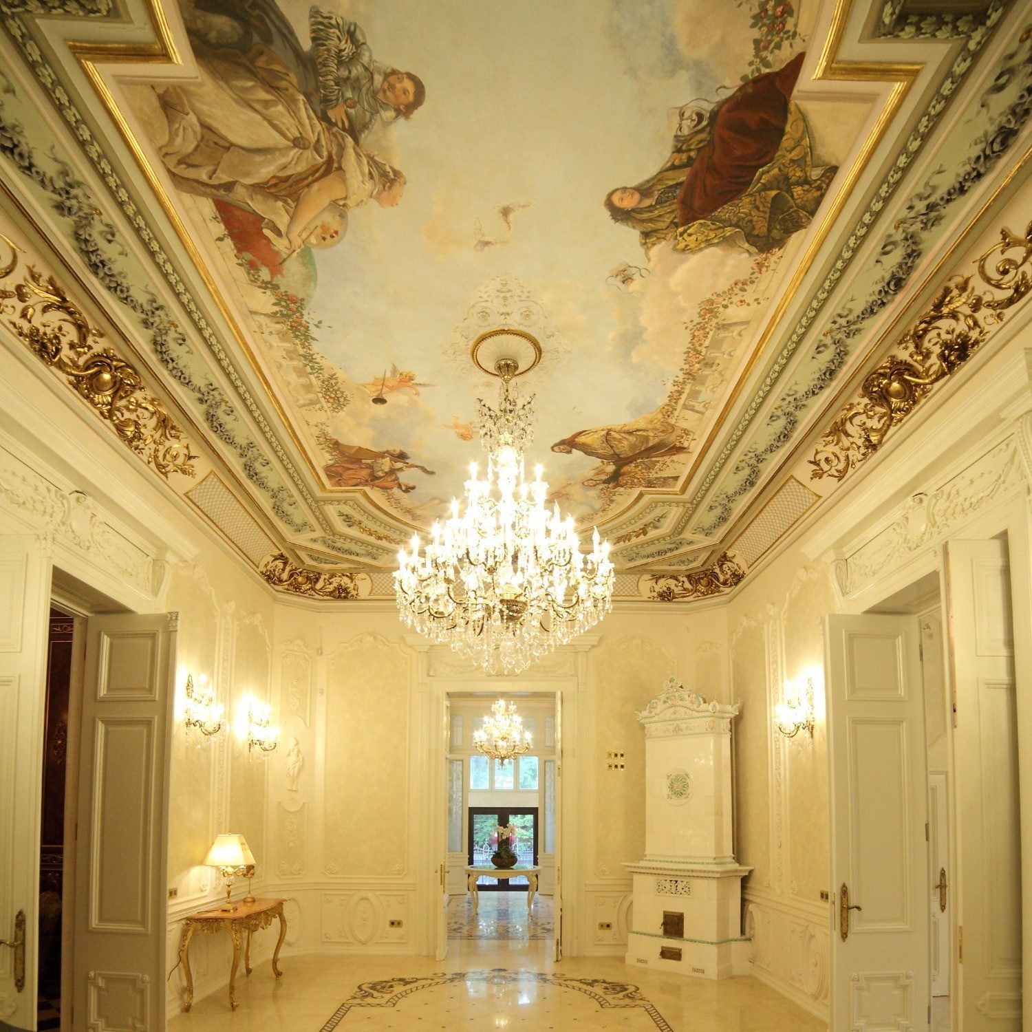 Palatul Noblesse – Clădire Istorică cu Arhitectură Unică în București