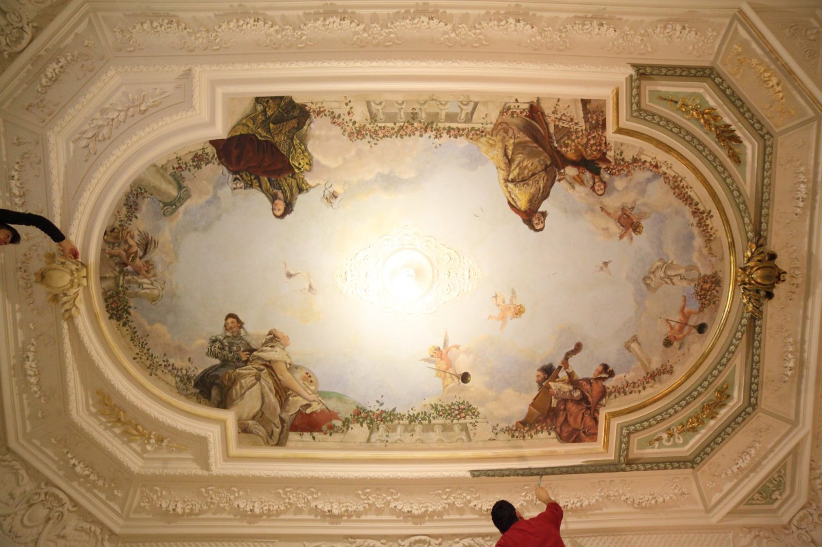 Pictura de la Palatul Noblesse – Artă, Emoție și Rafinament în Inima Bucureștiului