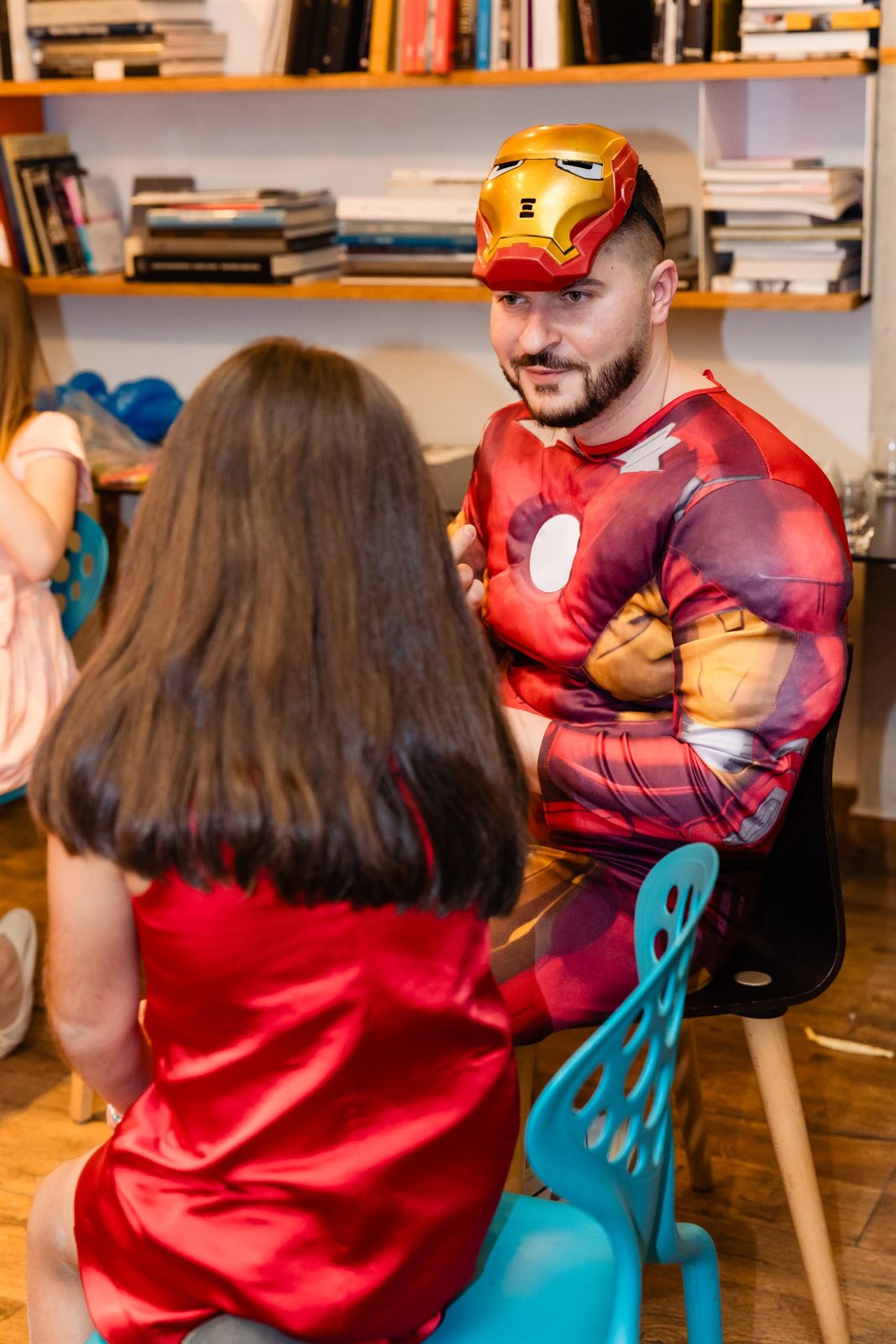Animatori pentru copii în „Biblioteka" Palatului Noblesse — botezul lui Marius Cazacu