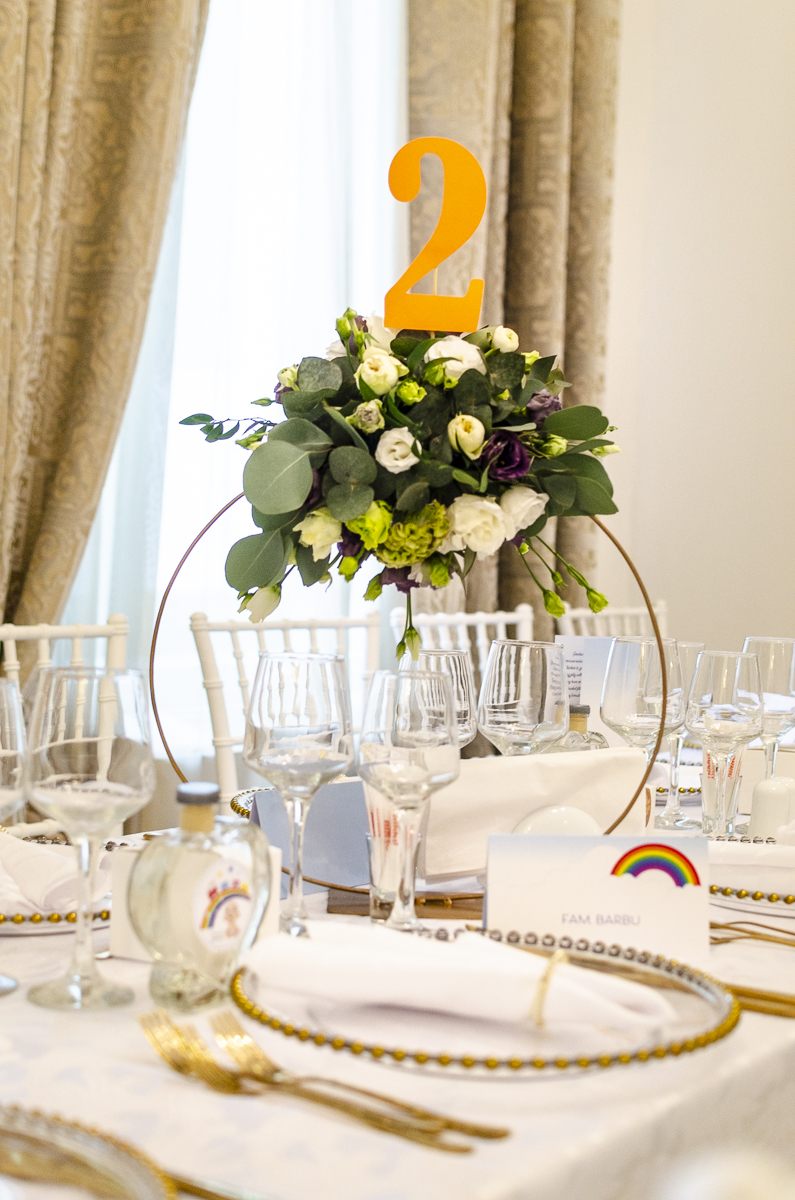 Aranjament floral pe masa de botez — Palatul Noblesse