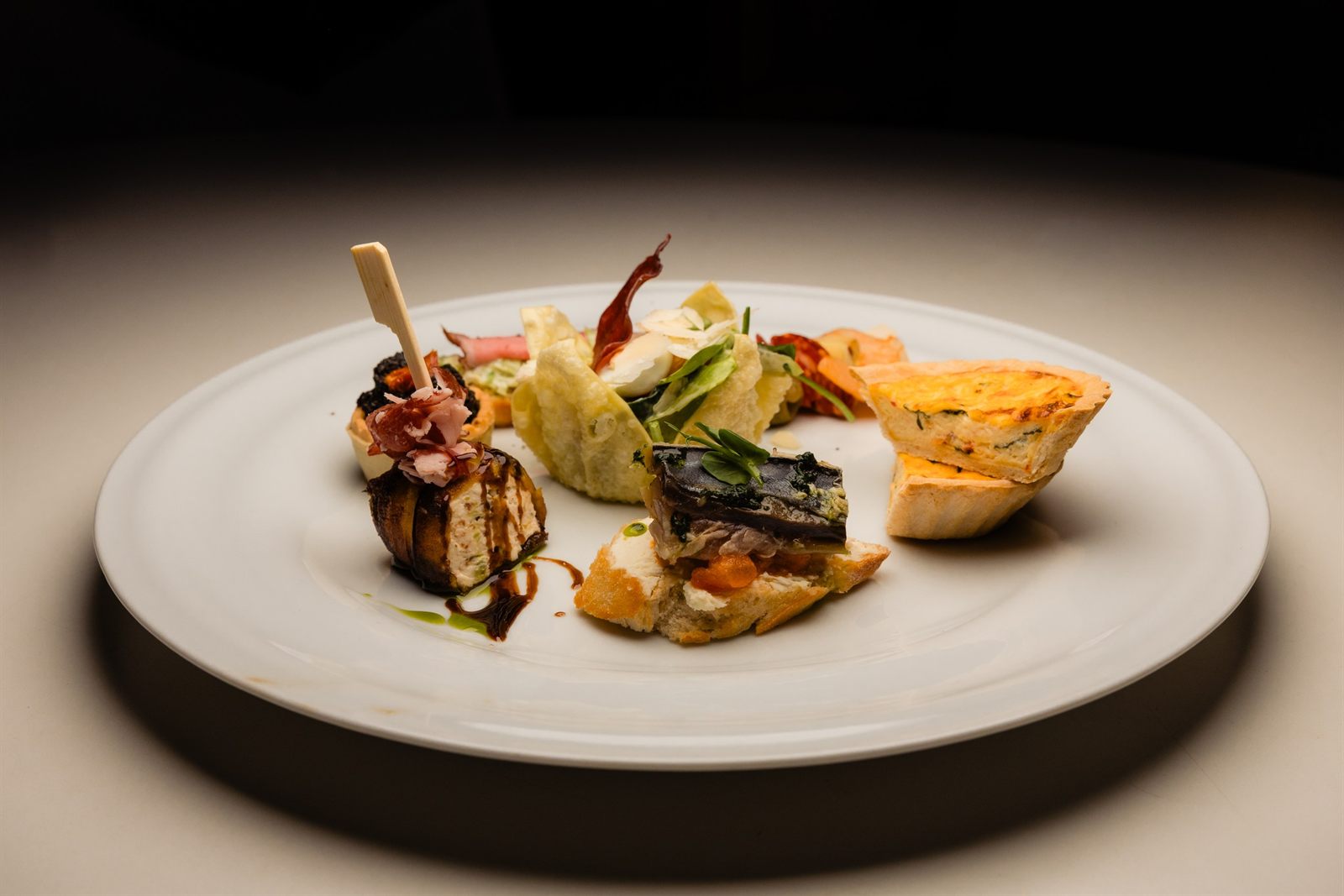 Preparat gourmet plated la botezul lui Marius, experiență culinară la Palatul Noblesse