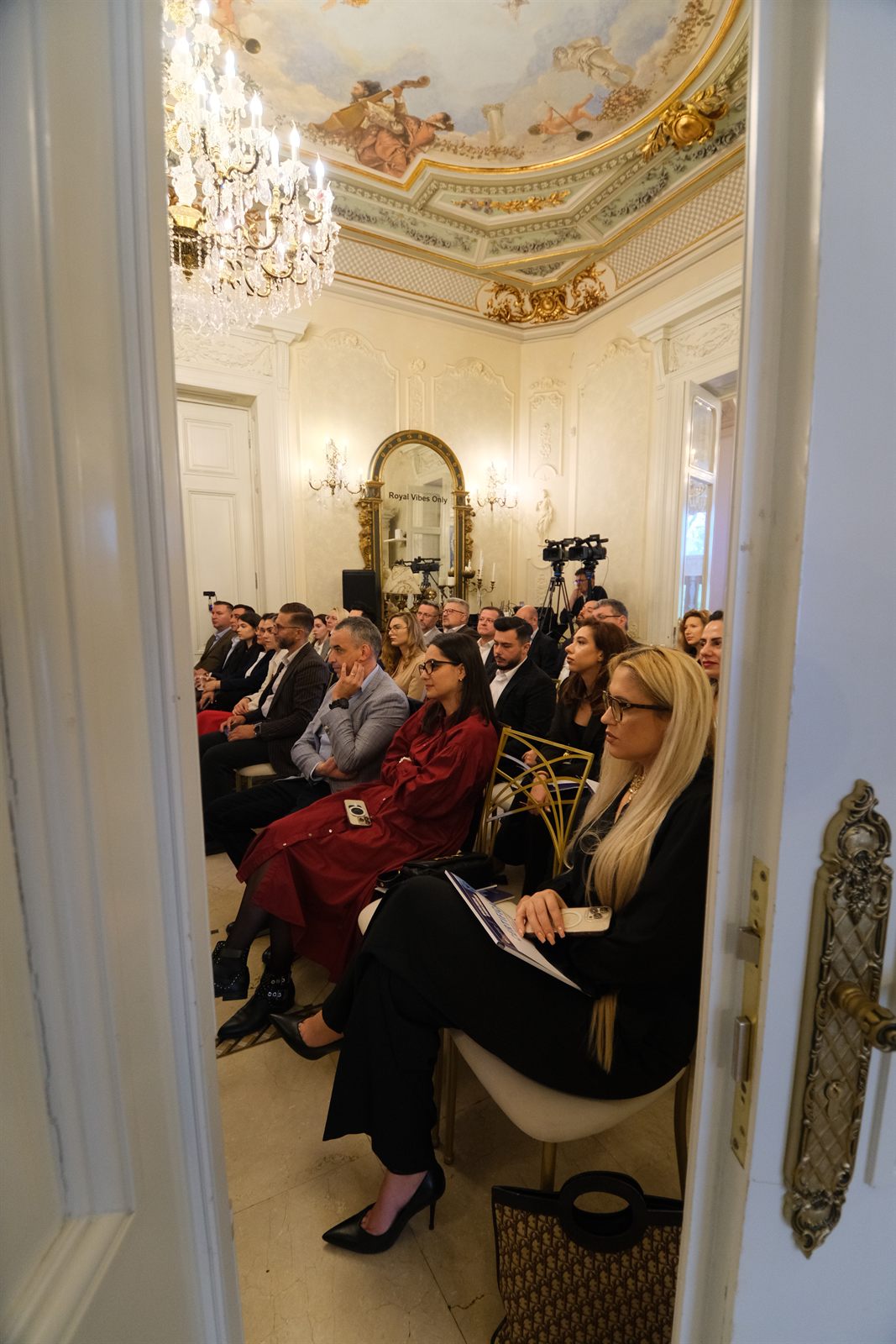 Salon eleganta eveniment corporate palatul noblesse — Palatul Noblesse