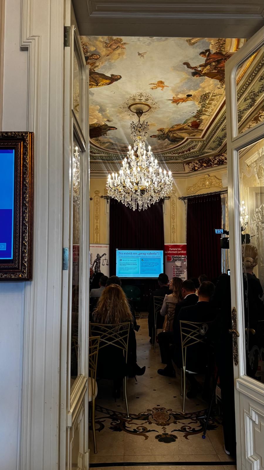 Salon istoric conferinta palatul noblesse — Palatul Noblesse