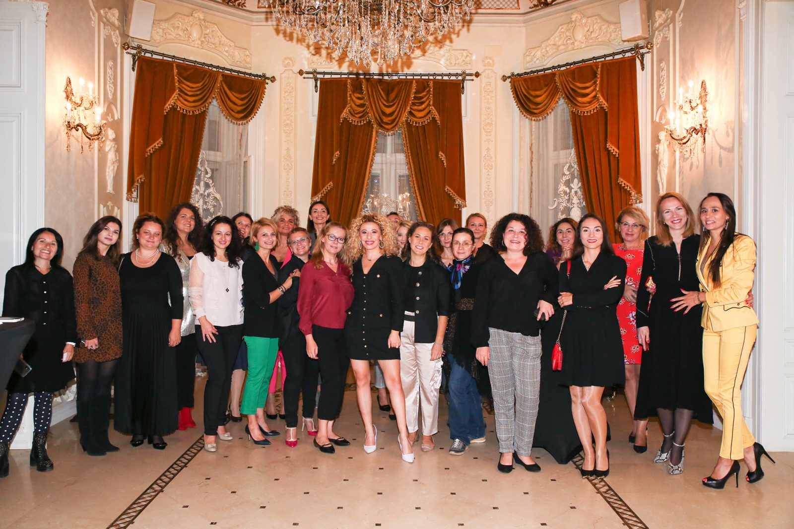 Esecuri si reusite in antreprenoriatul feminin - by Elite Business Women