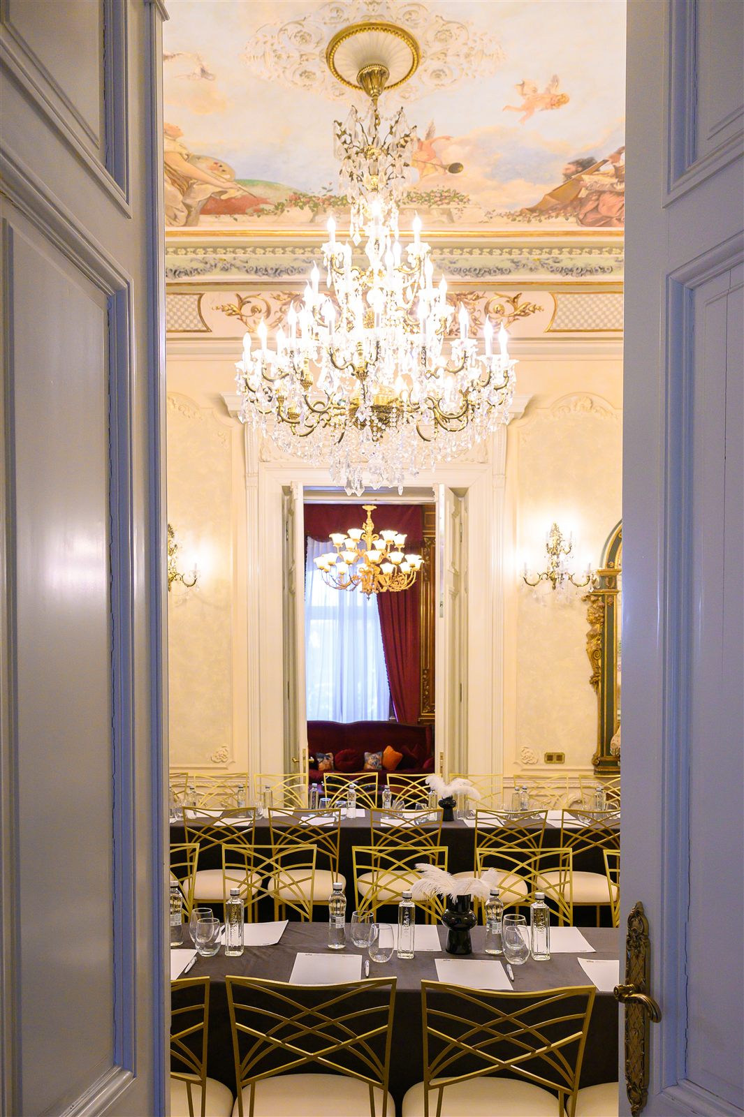 Salon pregătit pentru un eveniment corporate — Palatul Noblesse
