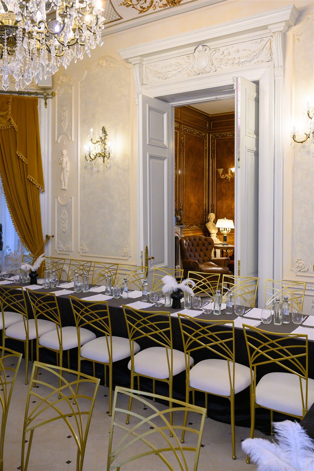 Salon pregătit pentru pauze și barul de cafea și băuturi — Palatul Noblesse