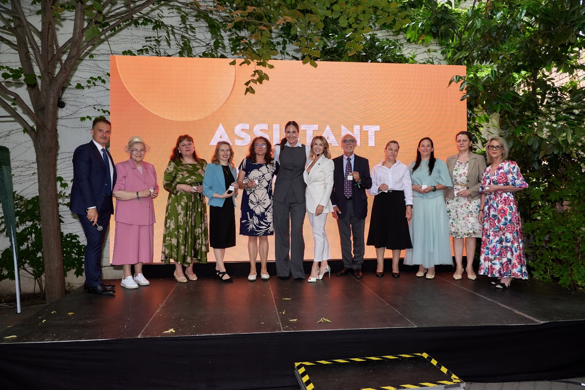 Gala premierelor ASSISTANT — EVERDREAM 2026 România, scenă în curtea Palatului Noblesse