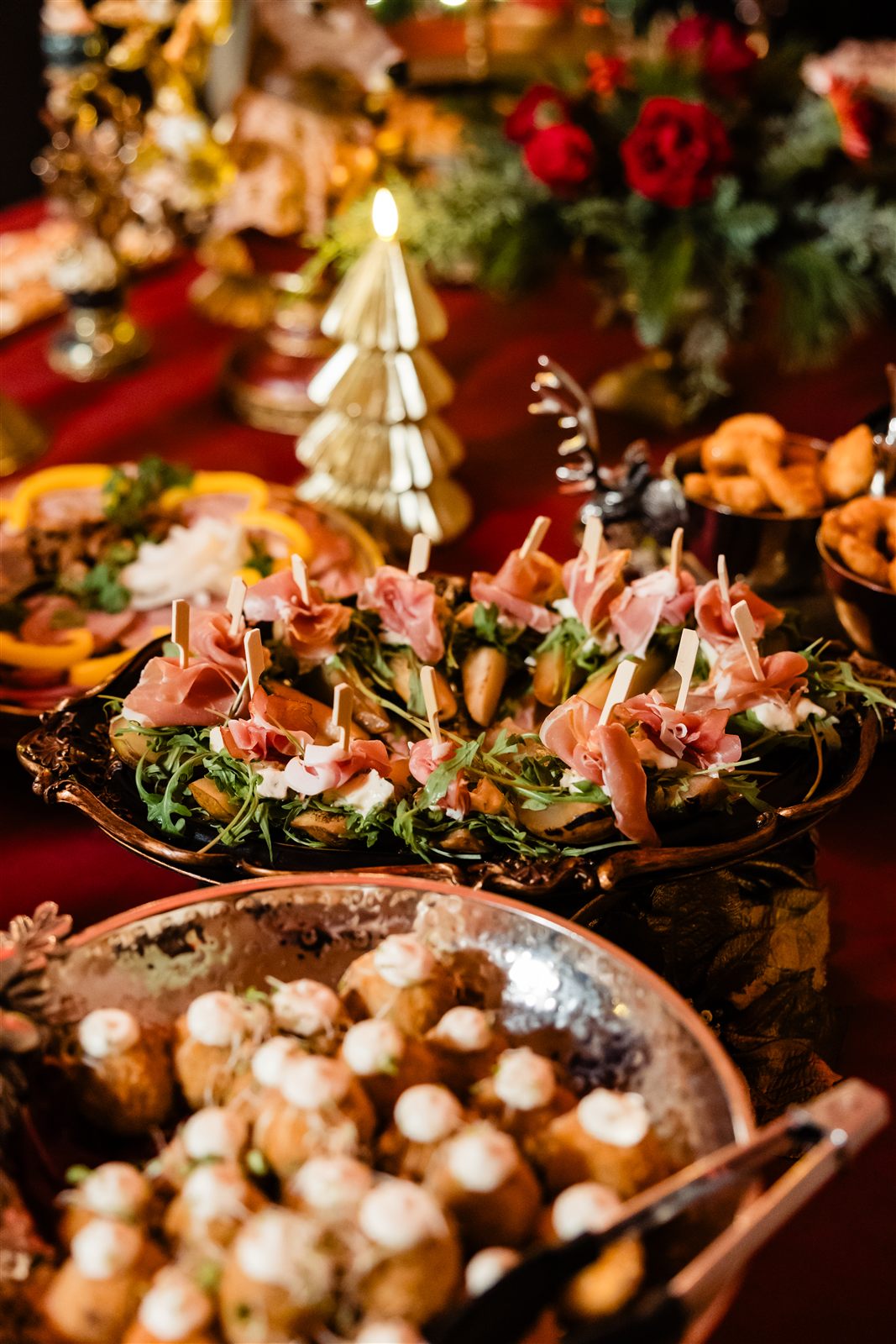 Antreuri reci pe bufetul festiv al galei de sfârșit de an
