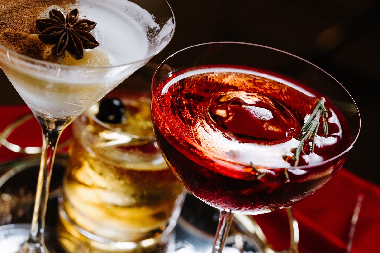 Cocktailuri signature de Crăciun la open bar-ul Palatului Noblesse