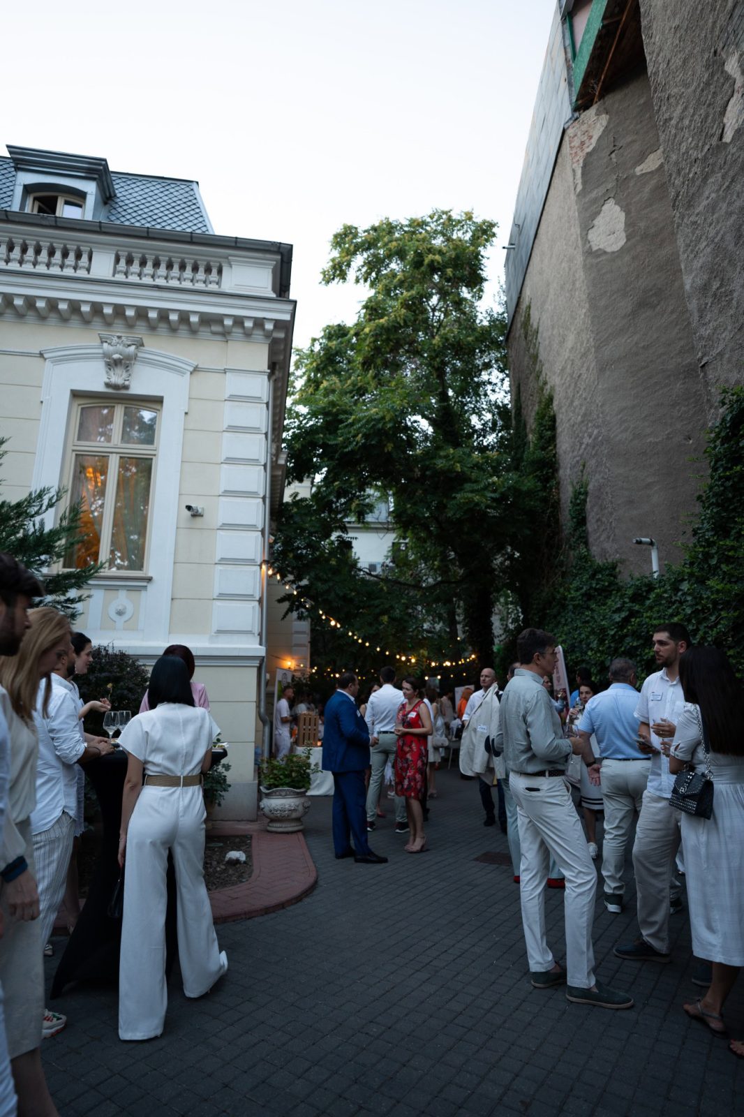 AFTER WORK GARDEN PARTY