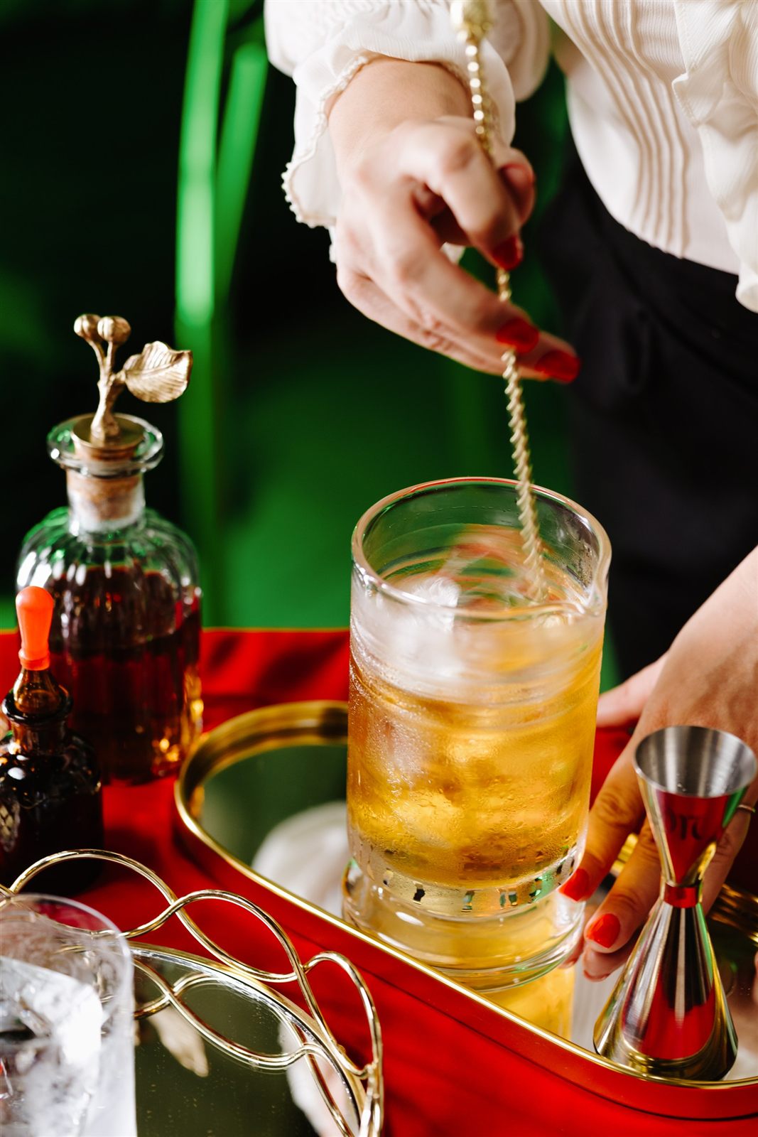 Cocktail signature cu garnitură elegantă la Palatul Noblesse