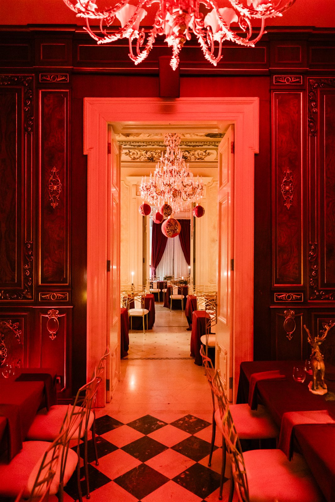 Decor de Craciun in Salonul Regent al Palatului Noblesse