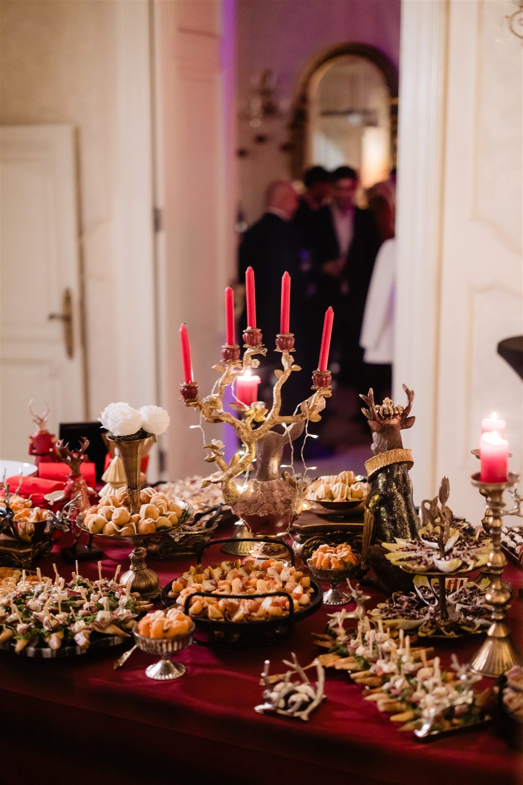 Experienta culinara de sarbatori servita la bufet in Salonul Florence al Palatului Noblesse