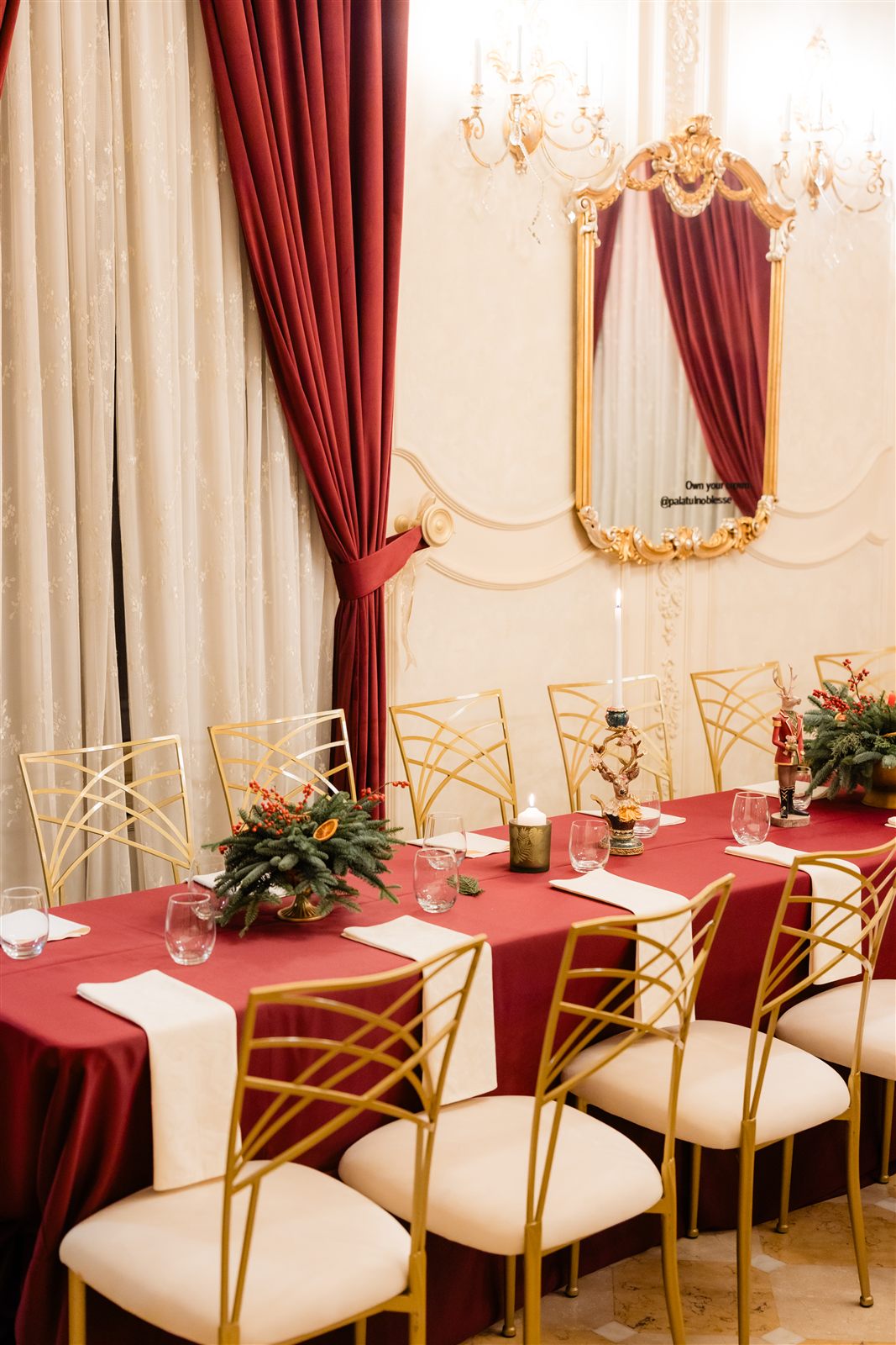 Salonul Florence pregatit pentru petrecerea corporate de Craciun la Palatul Noblesse