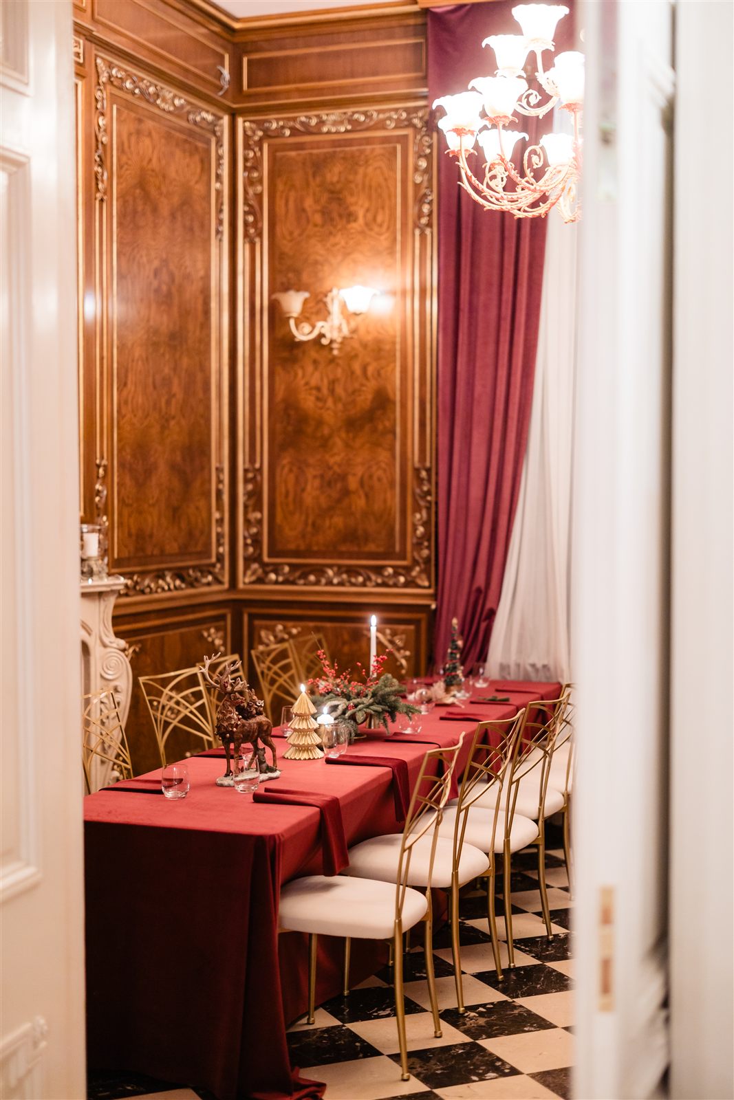Salonul Regent pregatit pentru petrecerea corporate de Craciun la Palatul Noblesse