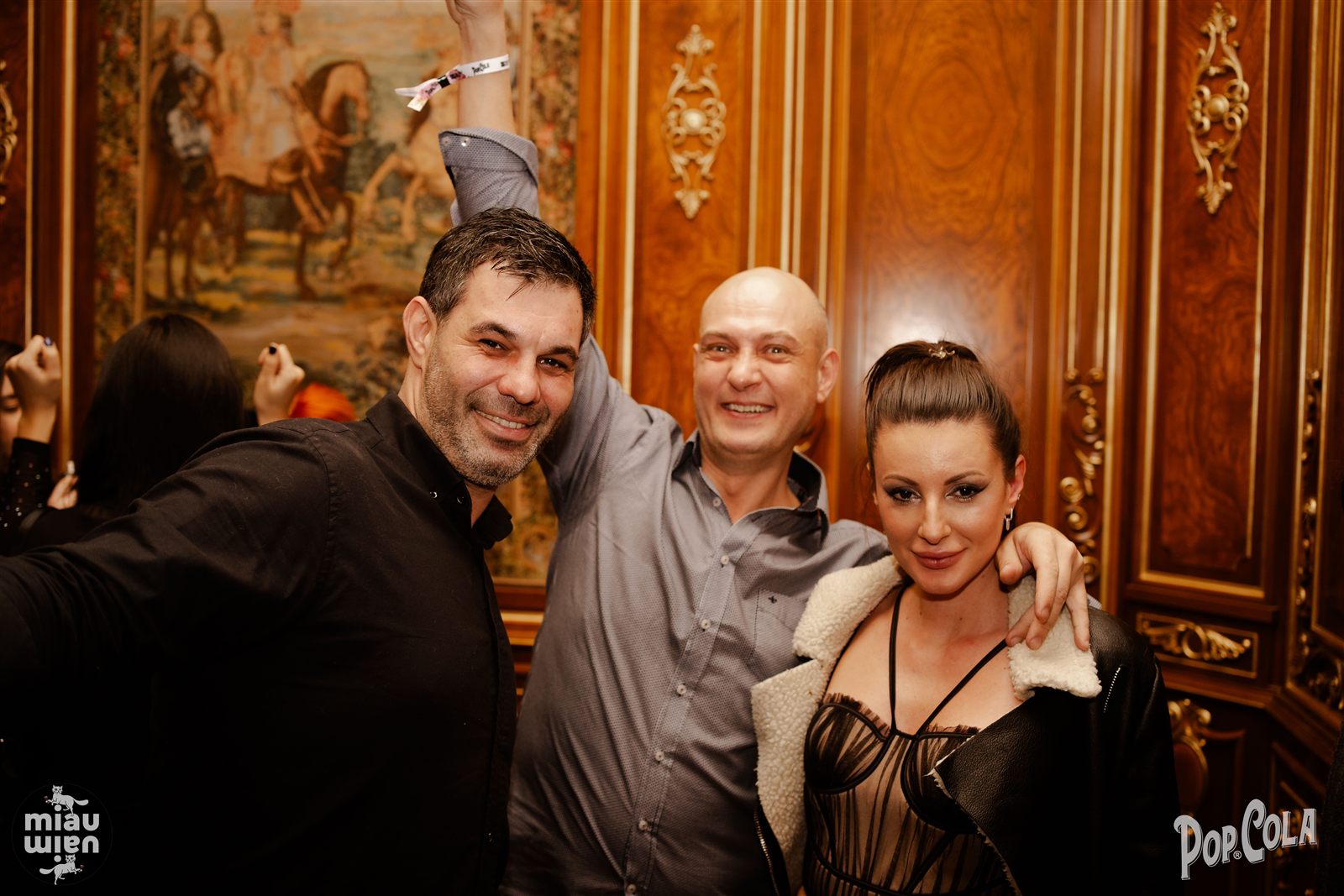 Invitați în Salonul Regent la petrecerea de Revelion