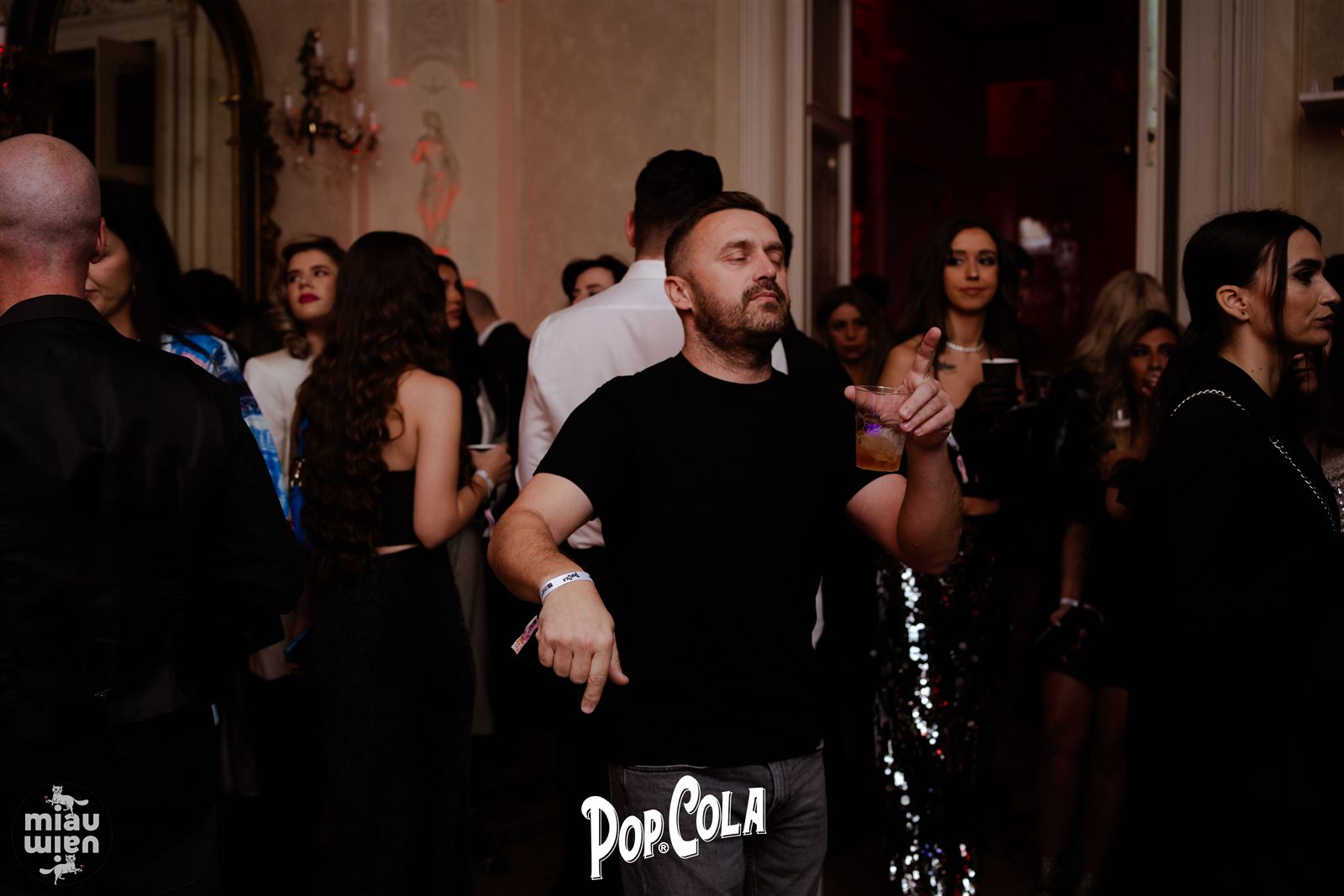 Invitați la sosire, în noaptea de Revelion, la Palatul Noblesse