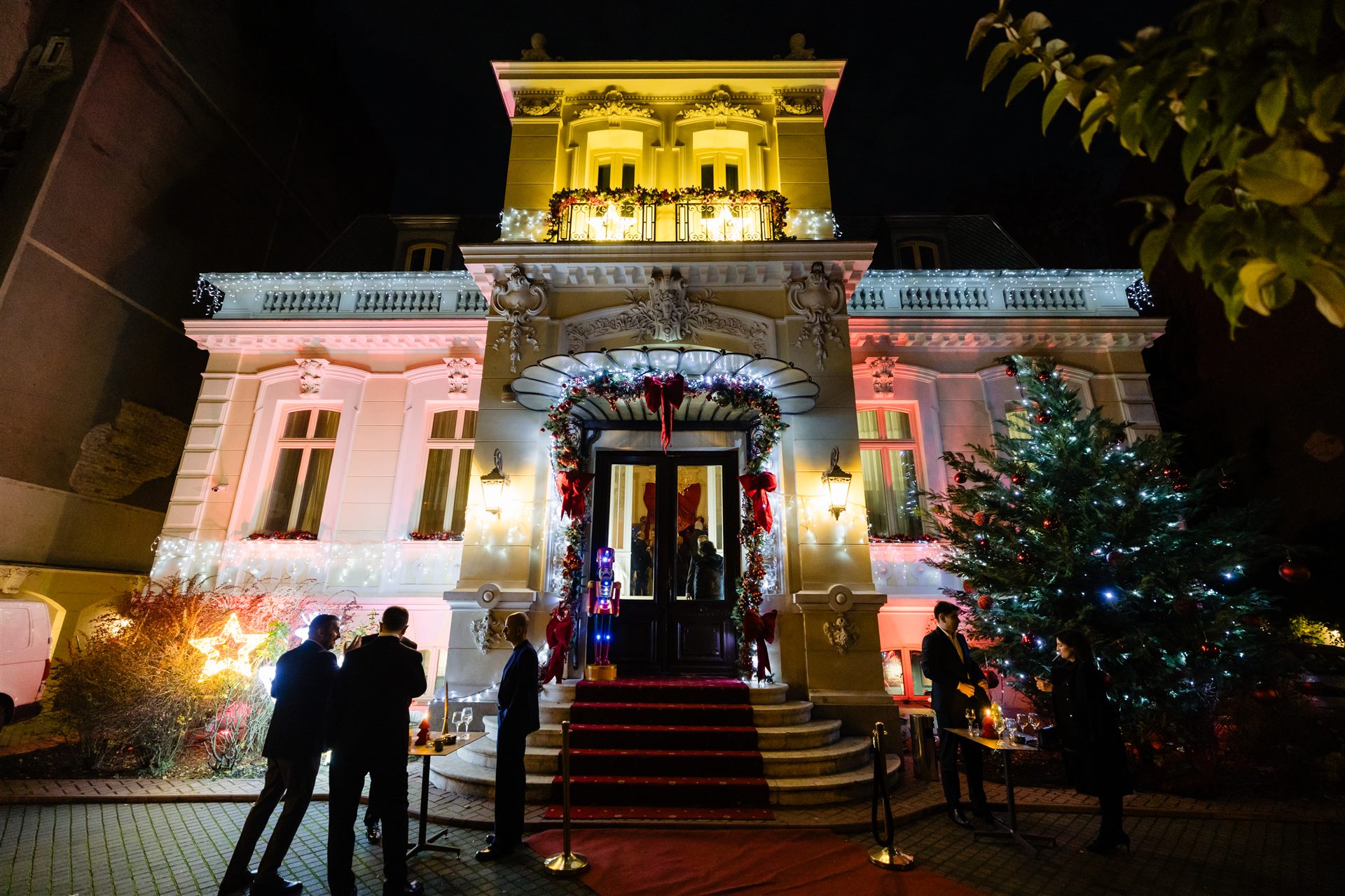 Eveniment de sfârșit de an cu clienți și parteneri în București: seara Simion, Iuga & Partners la Palatul Noblesse