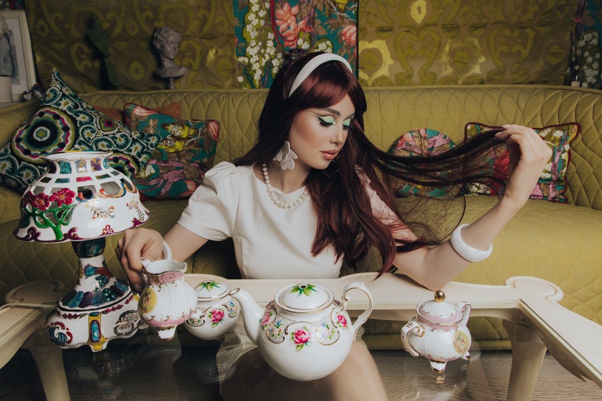 Shooting retro la Palatul Noblesse – eleganță cinematografică într-un editorial cu Andreea Ștefania x BelHer