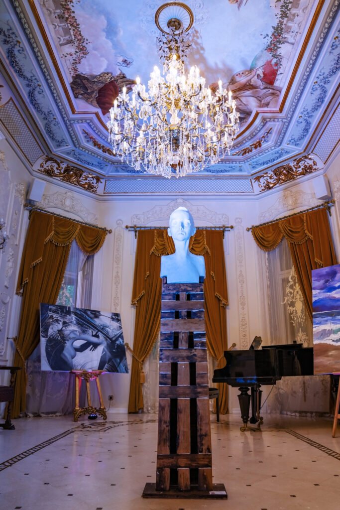 Fusion Arts — Expoziție de artă la Palatul Noblesse