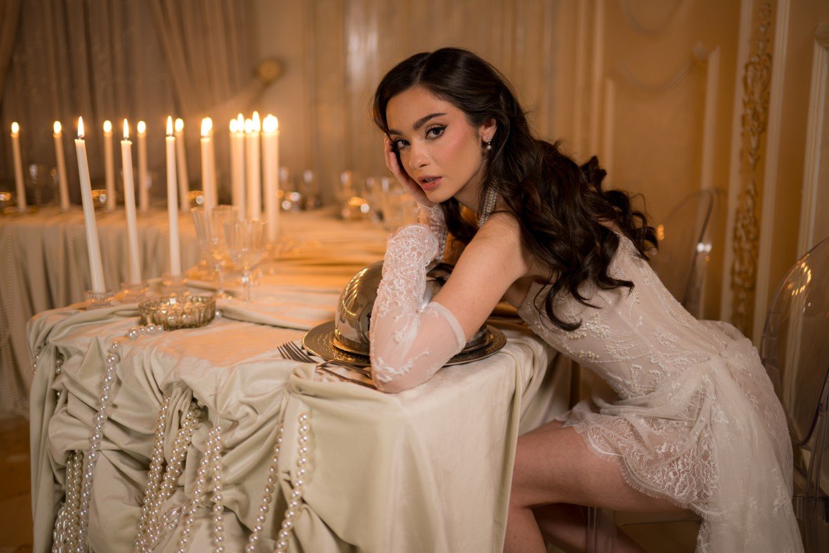 Styled Shooting la Palatul Noblesse: Eleganța contemporană a rochiilor de mireasă semnate Letiția Lele