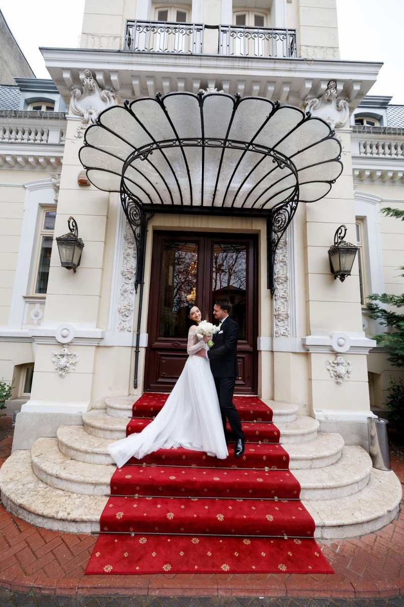 Ședință foto de nuntă Ioana și Ionuț la Palatul Noblesse – eleganță, emoție și cadre atemporale