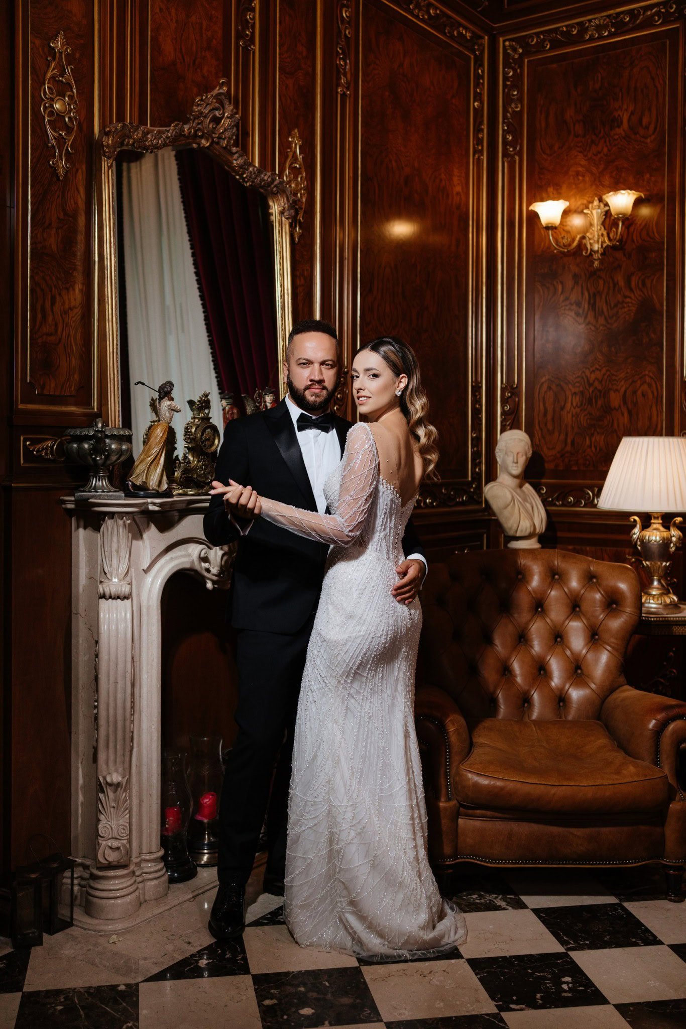 Cristina și Adrian – eleganță, emoție și poveste într-o ședință foto la Palatul Noblesse