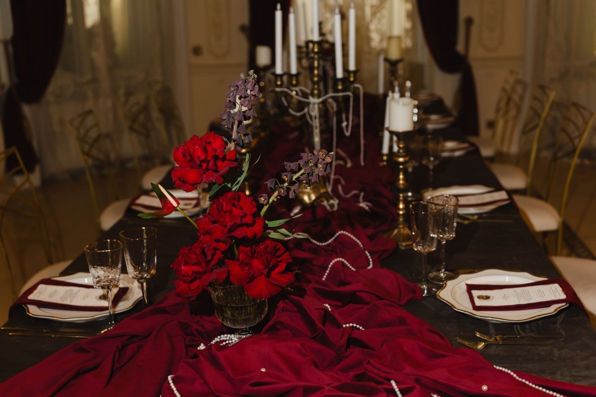 Styled Shooting la Palatul Noblesse: Eleganța editorială care transformă fiecare cadru într-o poveste