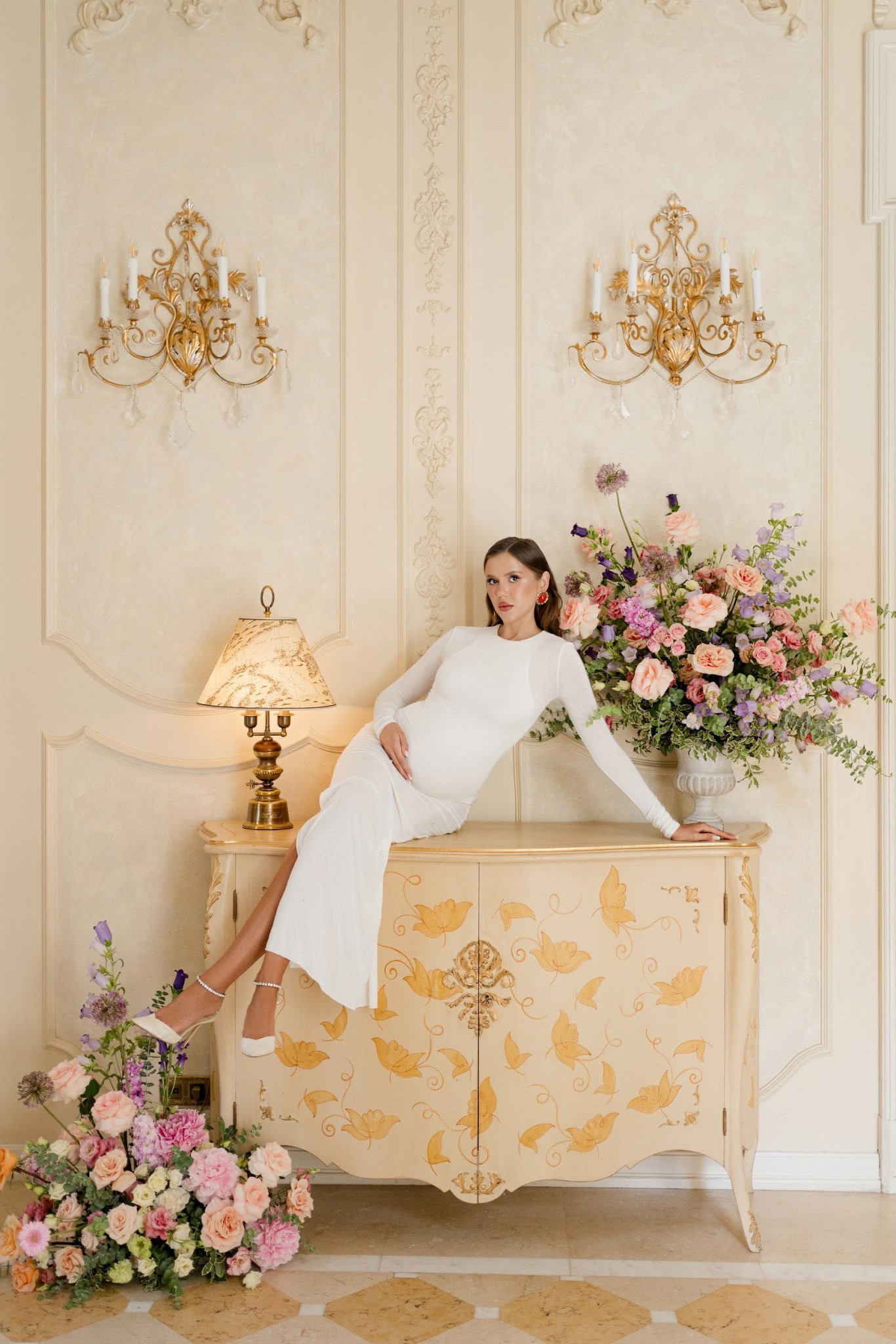 Shooting de Maternitate cu Emily Burghelea – Emoție, Eleganță și Amintiri pentru Totdeauna