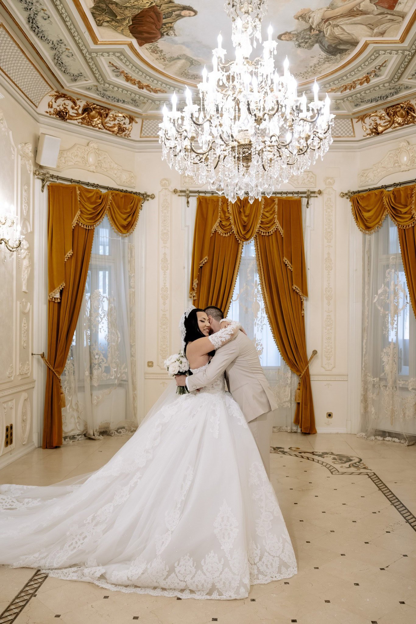 Ședință foto de nuntă Andrada & Andrei la Palatul Noblesse – Lumină, eleganță și emoție autentică