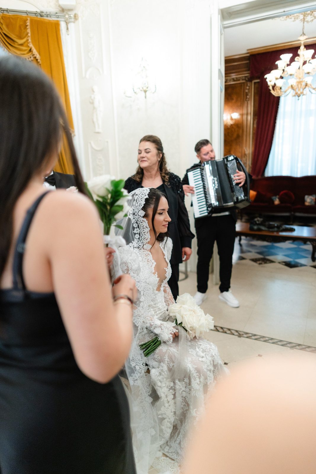 Detaliu ceremonie vel — familie și muzică live Palat Noblesse