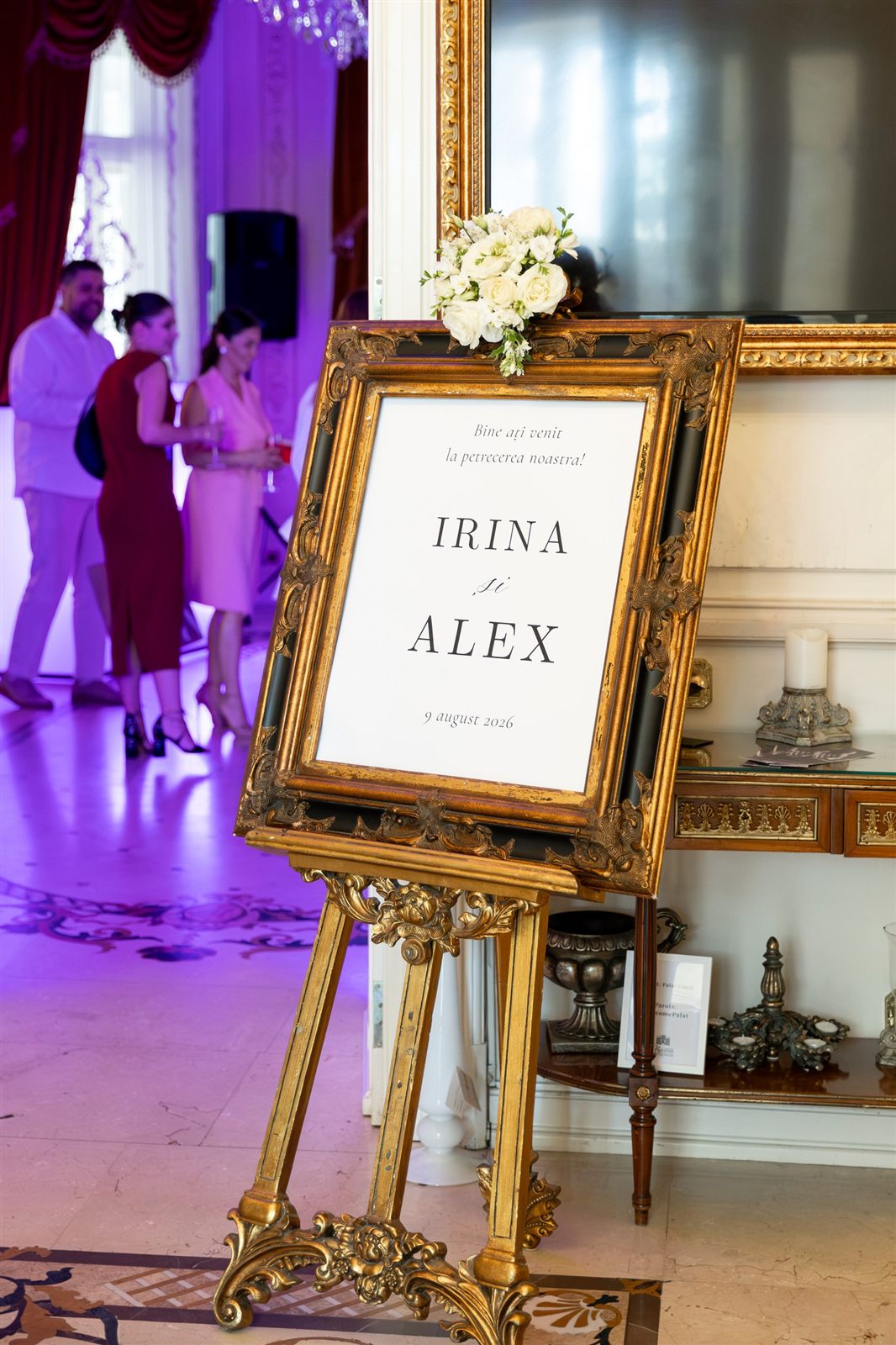 Foto corner cu numele mirilor Irina & Alex — cununie la Palatul Noblesse