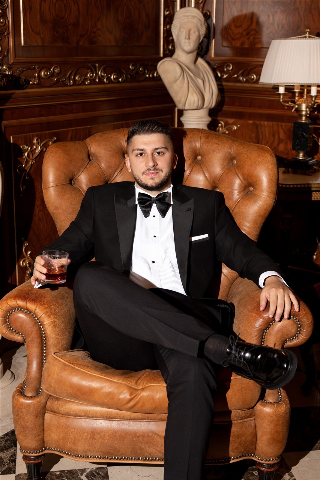 Mire la pregătirile de nuntă într-un salon al Palatului Noblesse