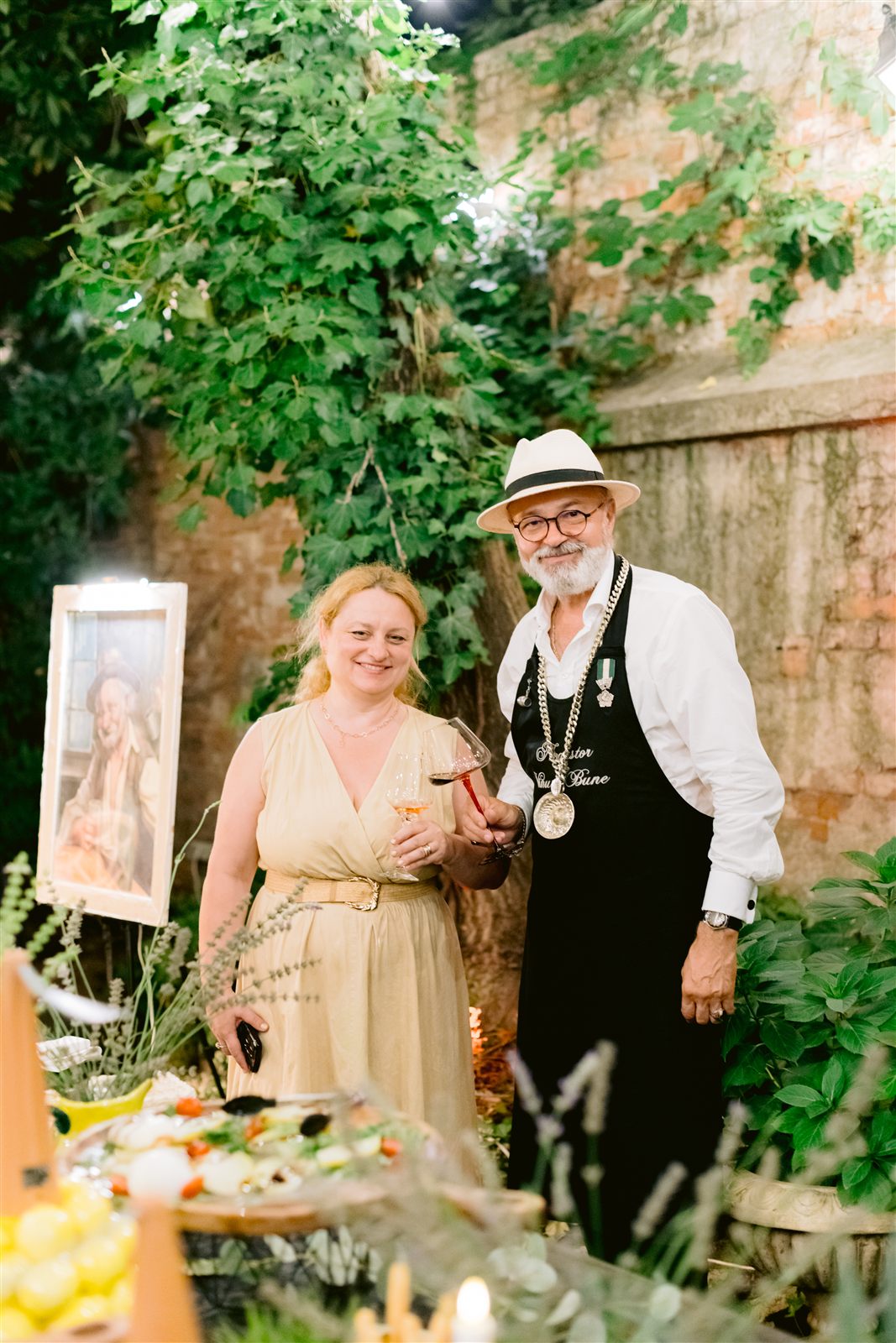 Invitatii la degustarea de vin din Gradina Palatului Noblesse la nunta de la Palat