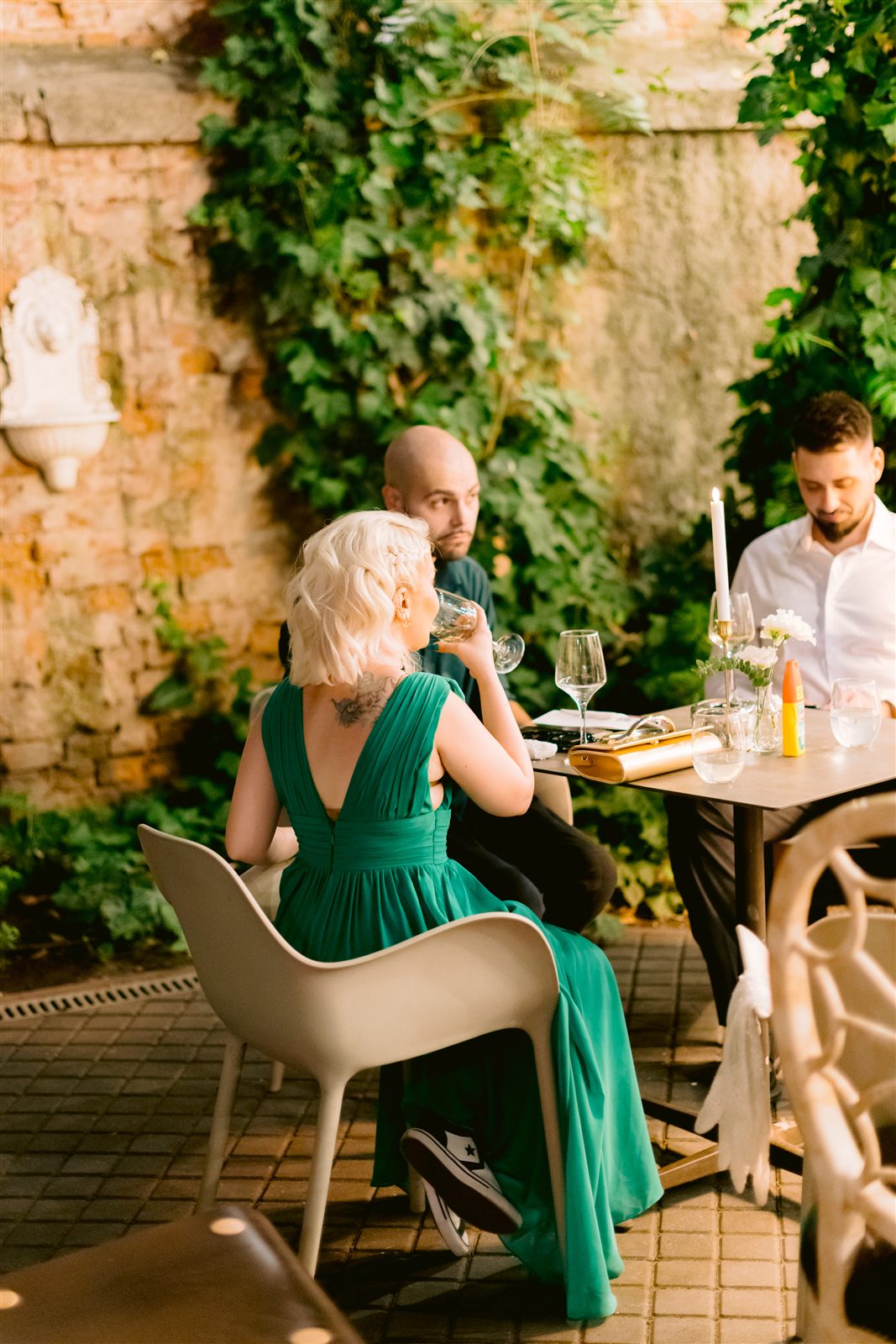 Invitatii la welcome-ul de nunta in Gradina Palatului Noblesse
