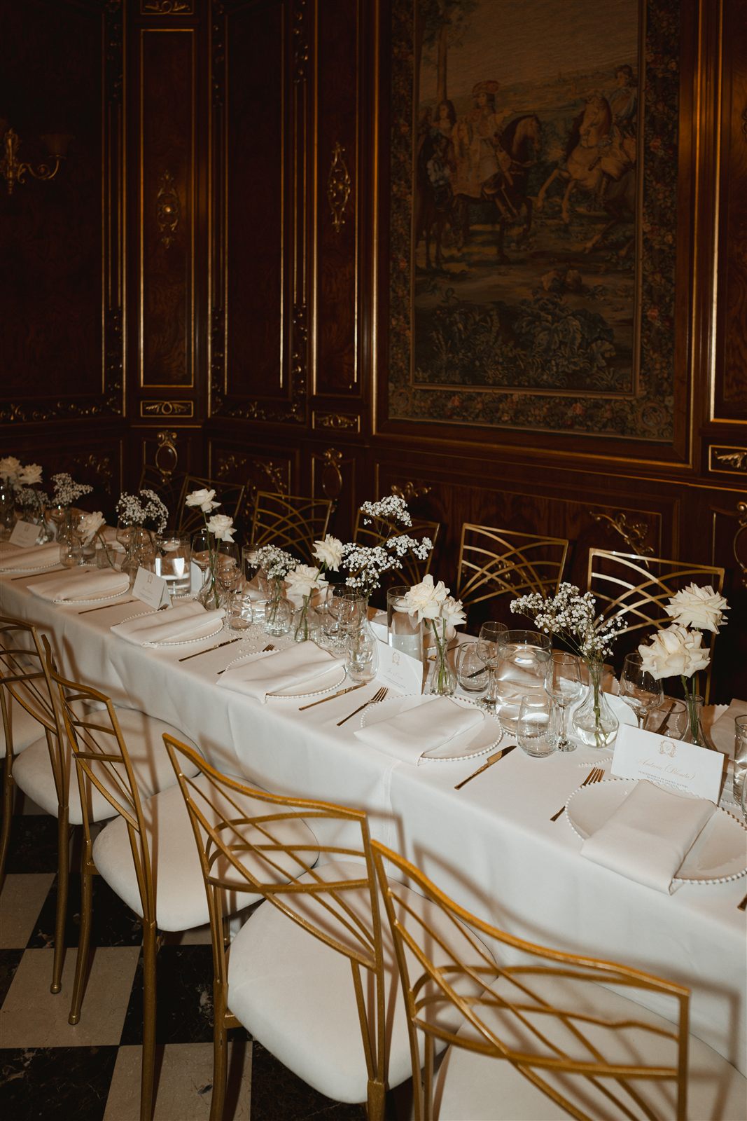 Masa invitatilor in Salonul Regent la nunta de la Palatul Noblesse
