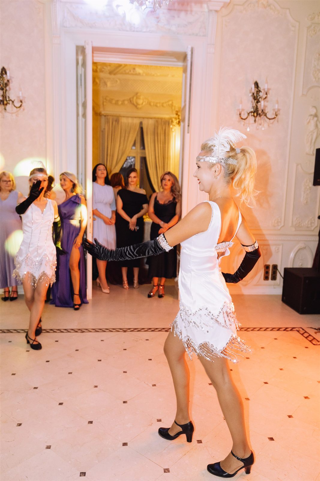 Moment de cabaret în stil Gatsby la petrecerea aniversară — Palatul Noblesse