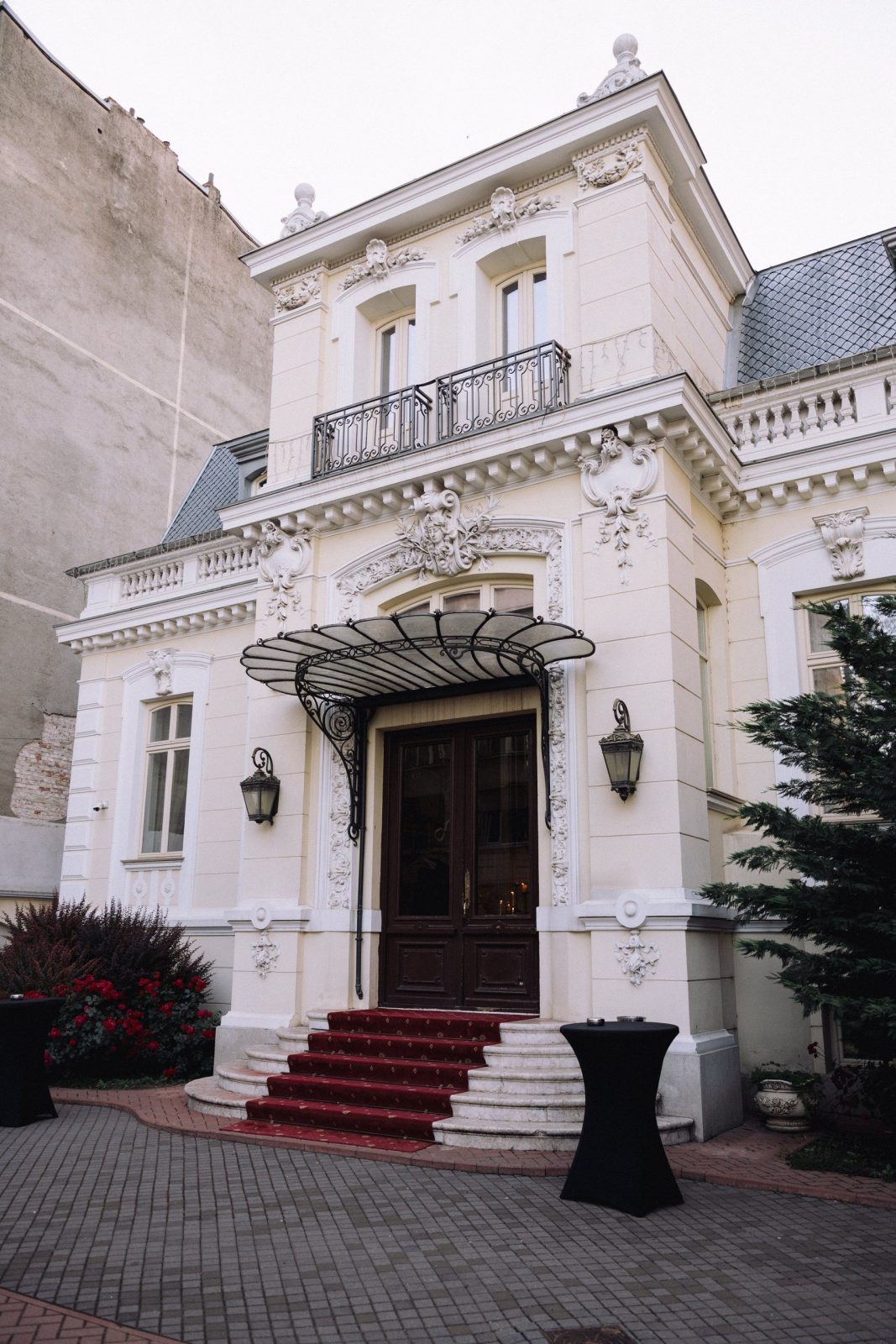 Palatul Noblesse exterior — locație petrecere burlăcițe București