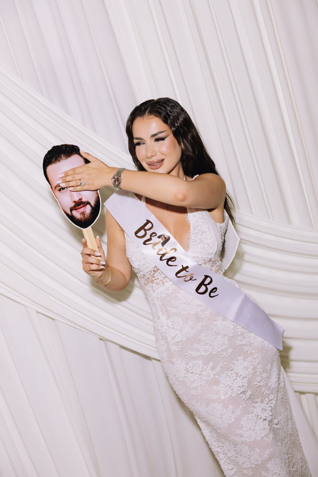 Alexia Bride to Be cu evantaiul mirilor — Palatul Noblesse