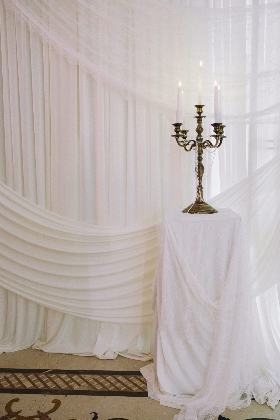 Alexia sosind la Palatul Noblesse — Bride to Be