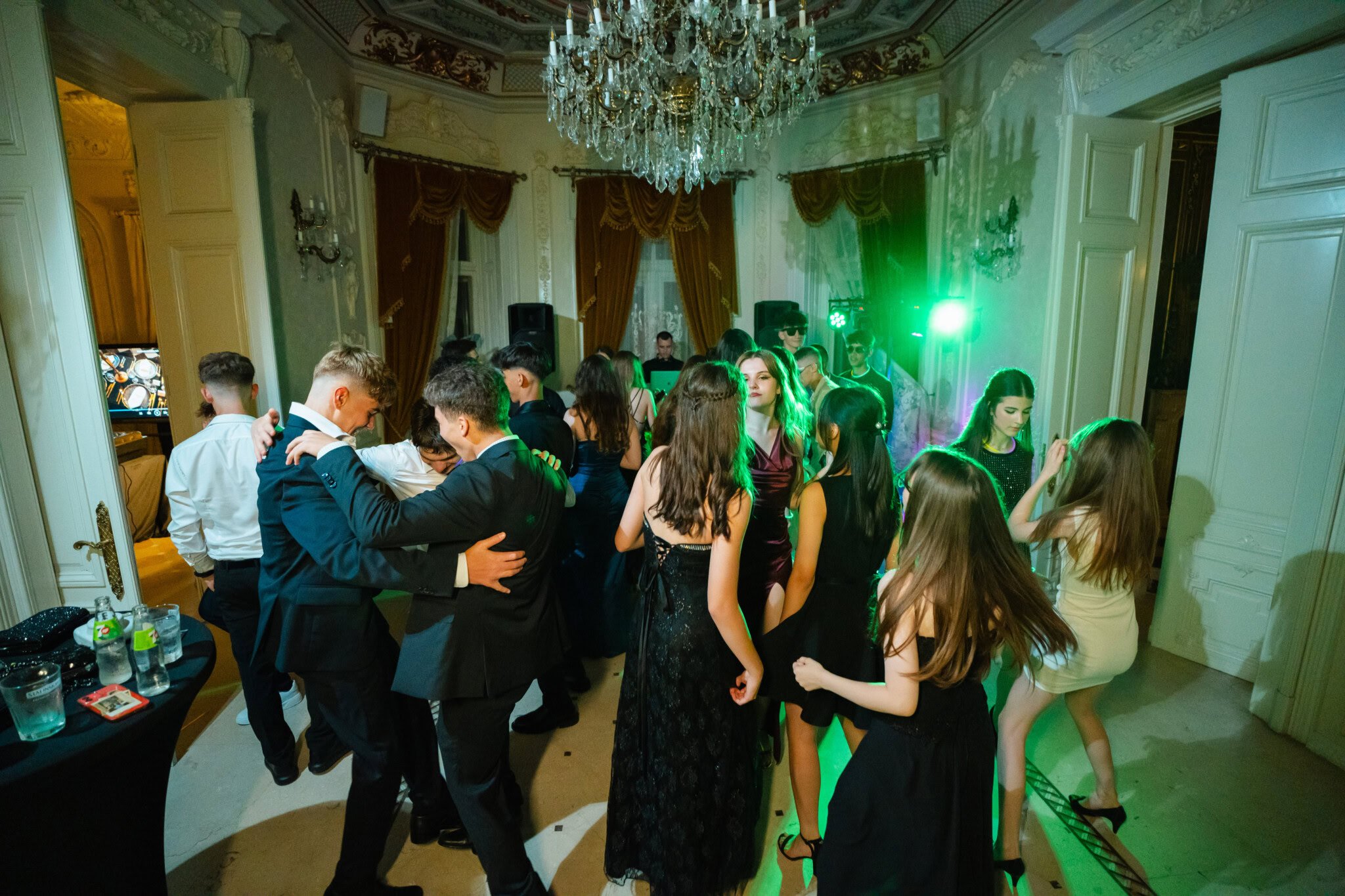 Cambridge School of Bucharest – Bal de absolvire clasa a VIII-a, mai 2024